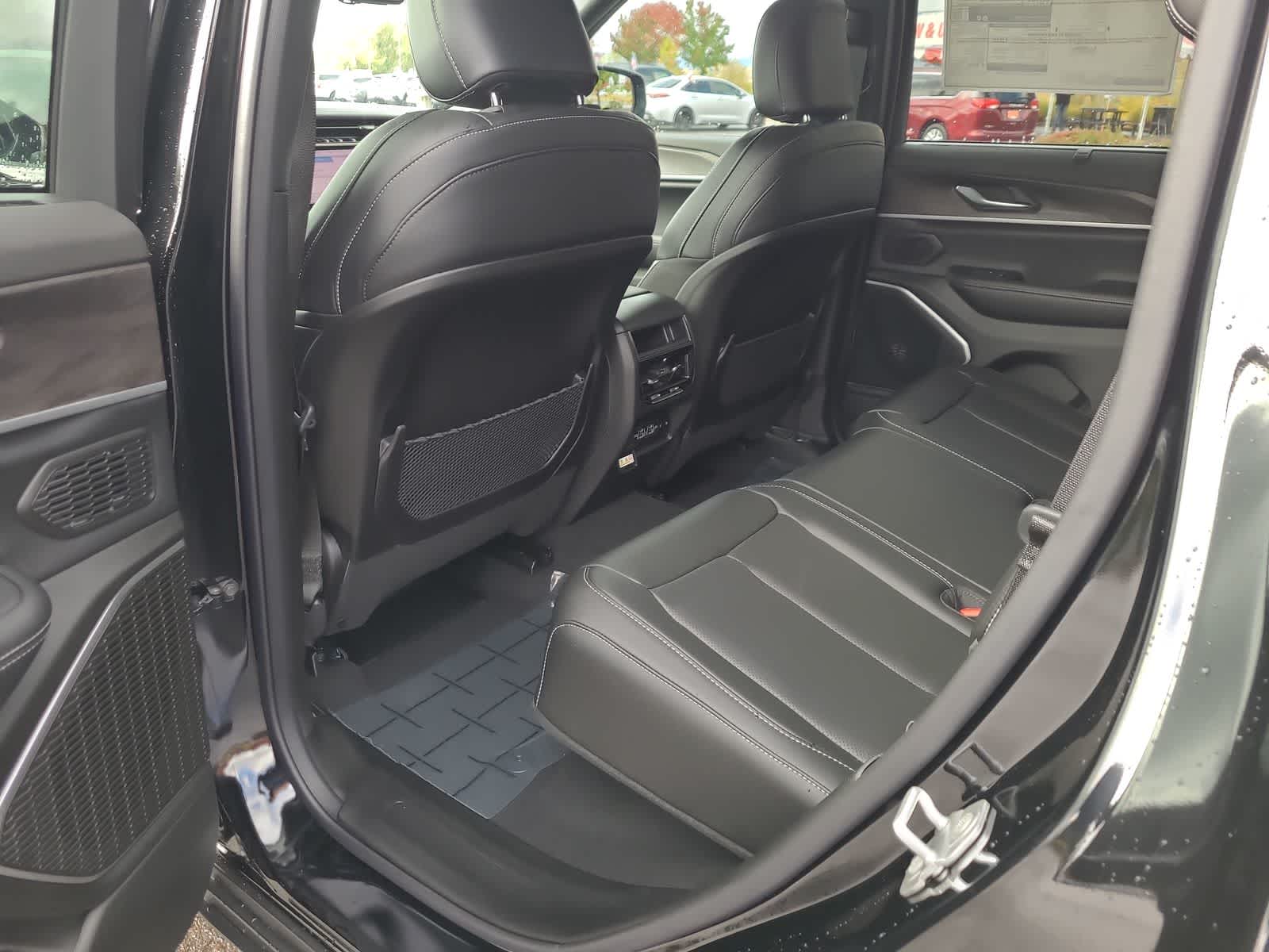 Thumbnail: 2025 Jeep Grand Cherokee - 20