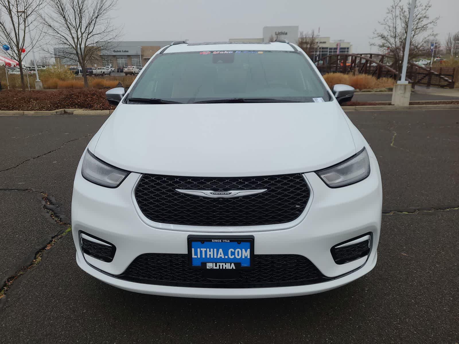 Thumbnail: 2026 Chrysler Pacifica - 14