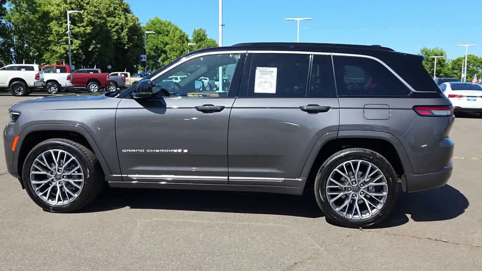 Thumbnail: 2026 Jeep Grand Cherokee - 5
