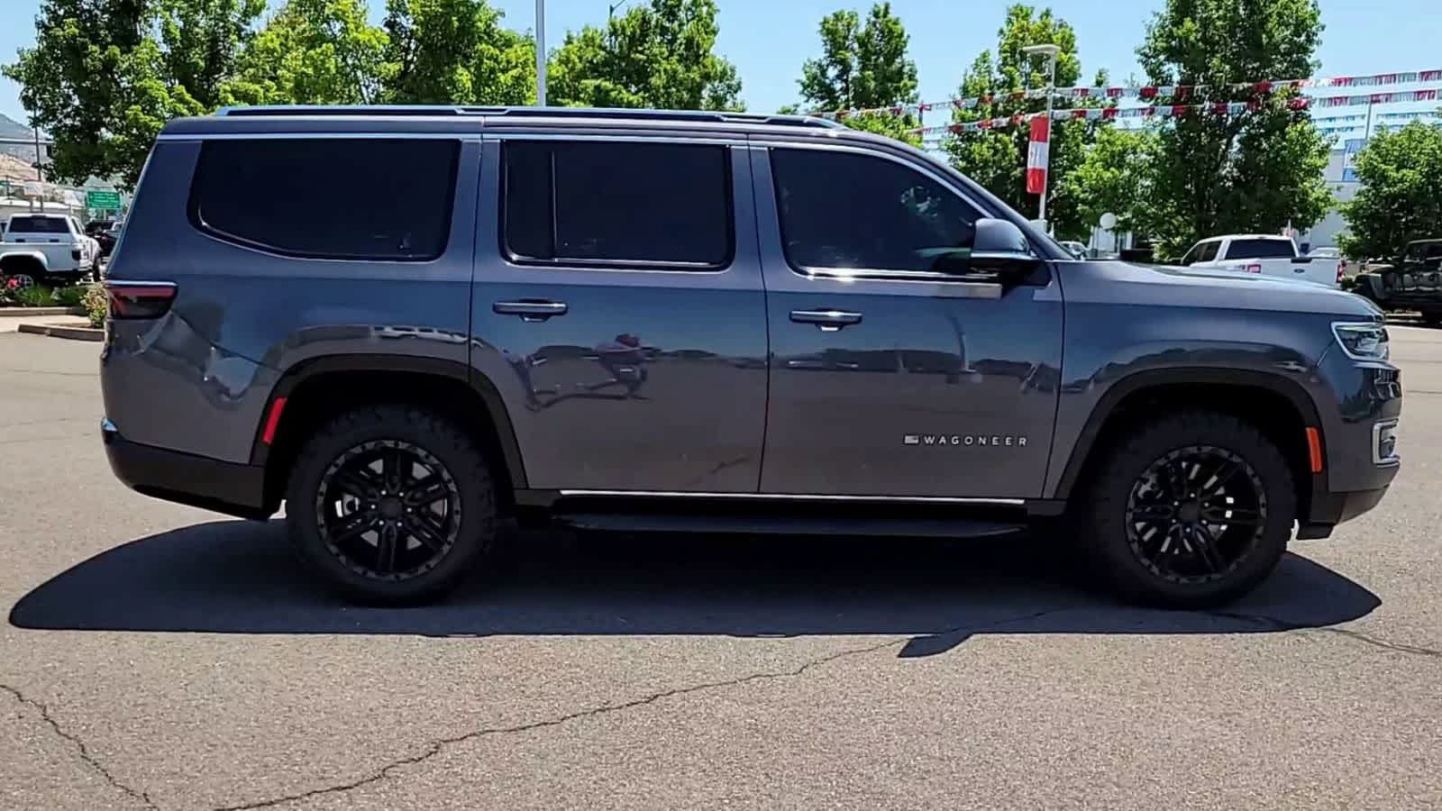 Thumbnail: 2022 Jeep Wagoneer - 9