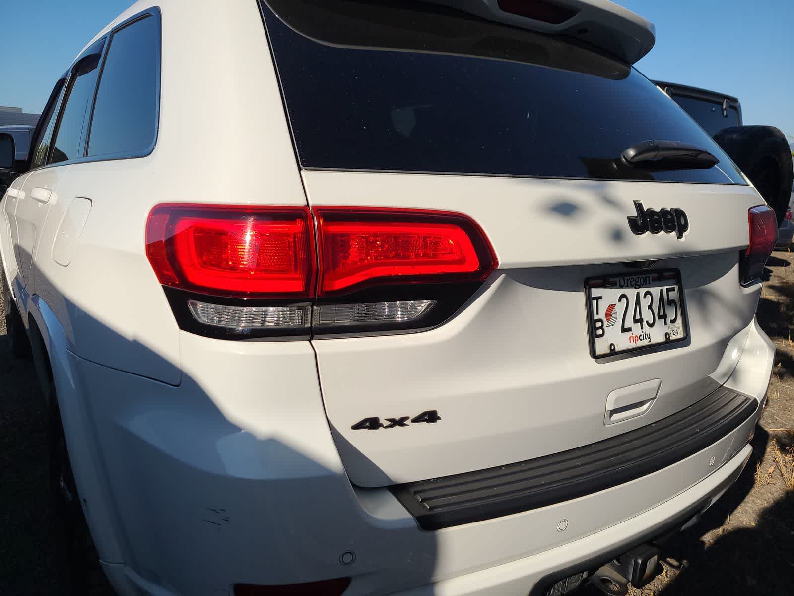 Thumbnail: 2020 Jeep Grand Cherokee - 4