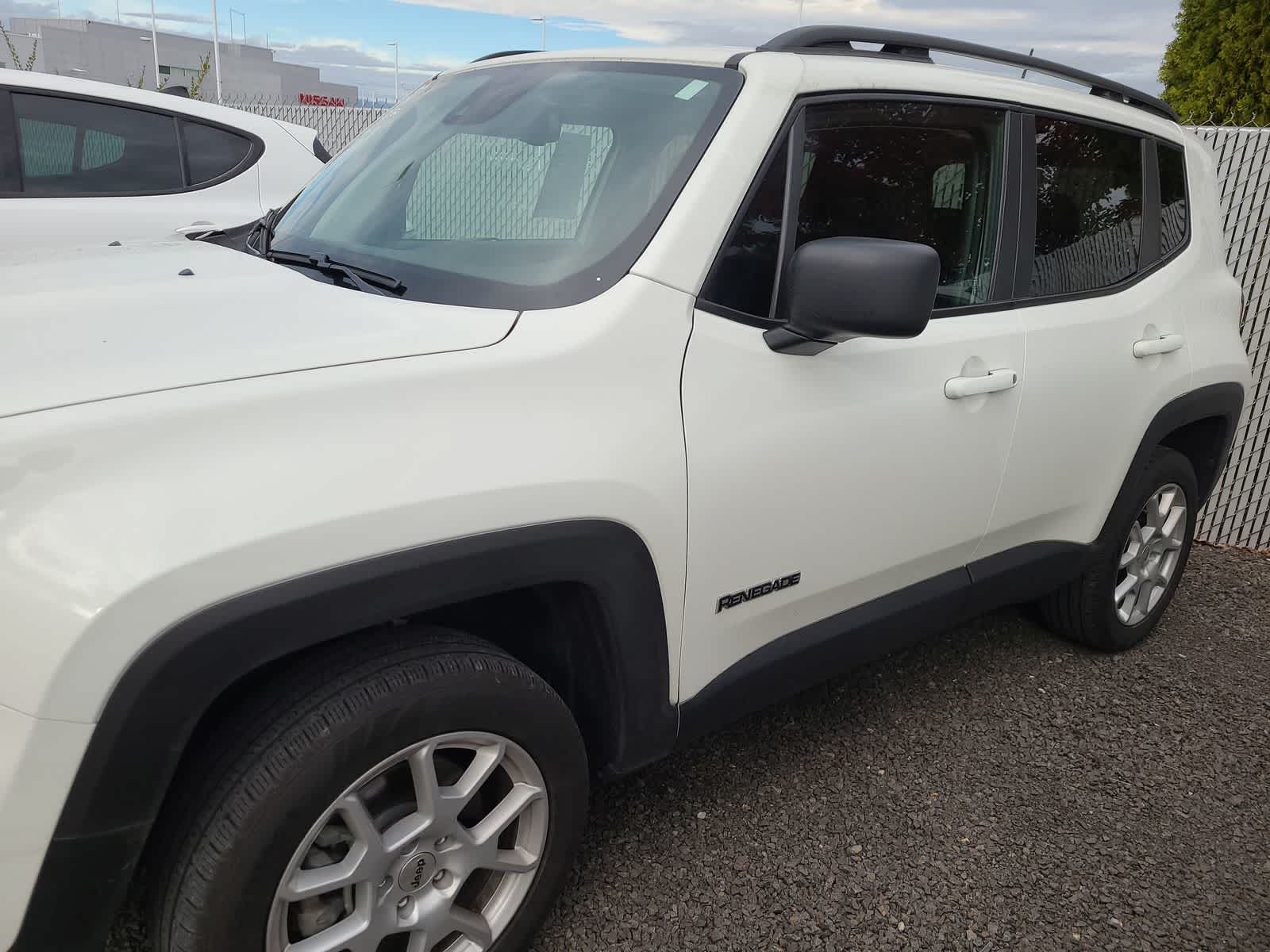 2023 Jeep Renegade Latitude photo 2