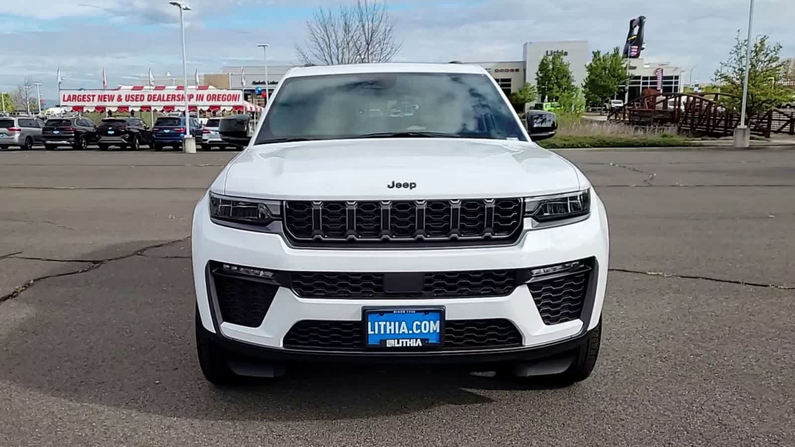 Thumbnail: 2026 Jeep Grand Cherokee - 3