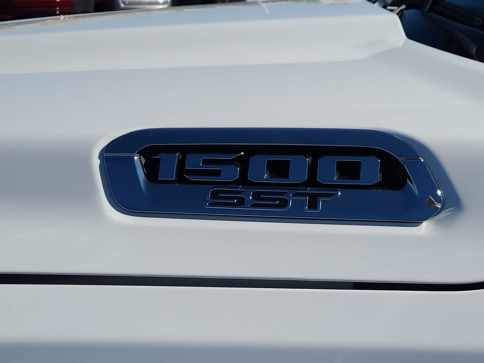 Thumbnail: 2025 RAM 1500 - 15