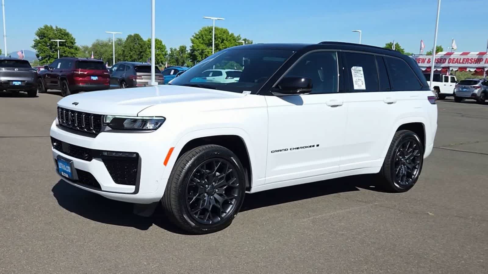 Thumbnail: 2026 Jeep Grand Cherokee - 4