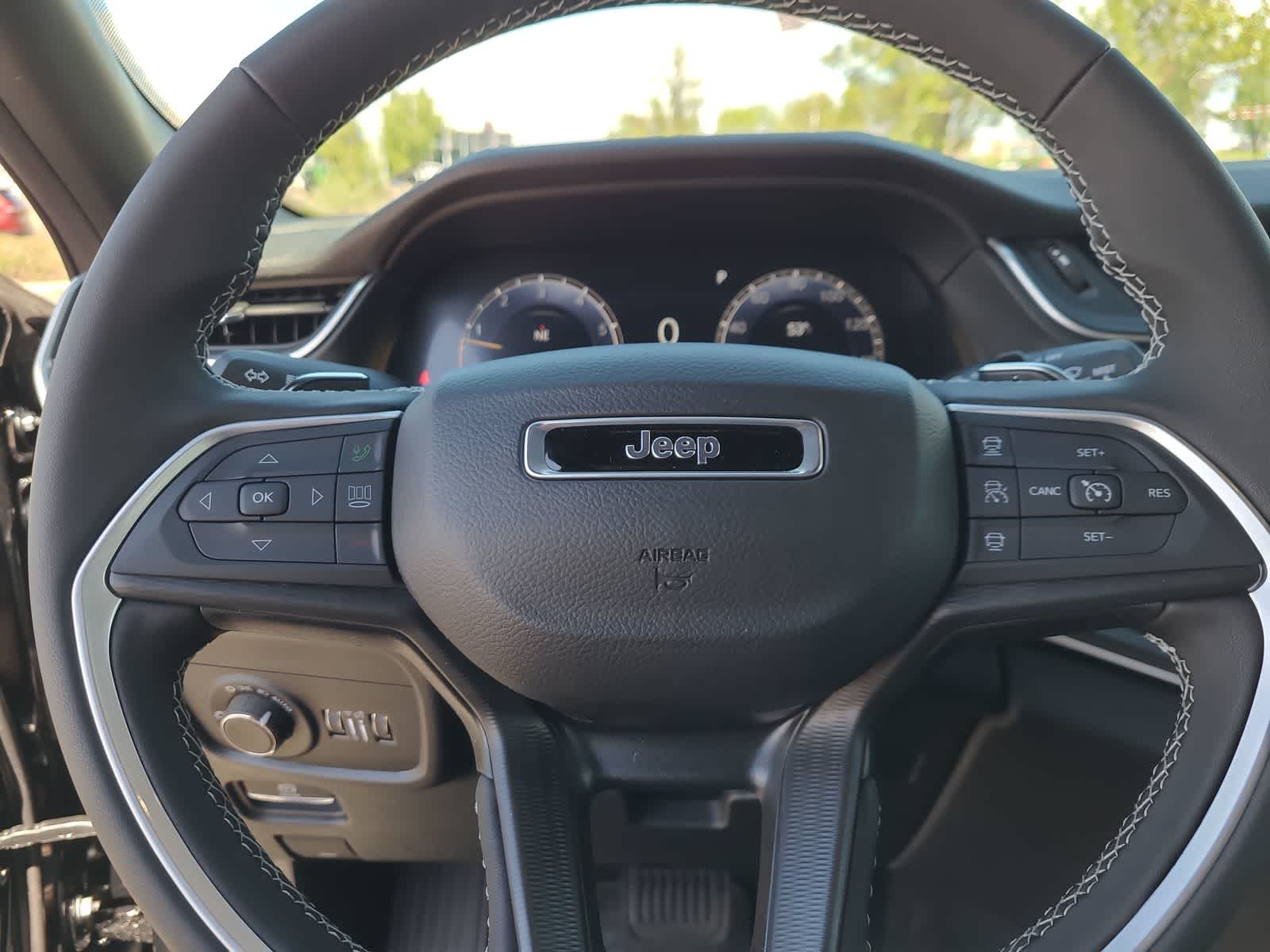 Thumbnail: 2026 Jeep Grand Cherokee - 23