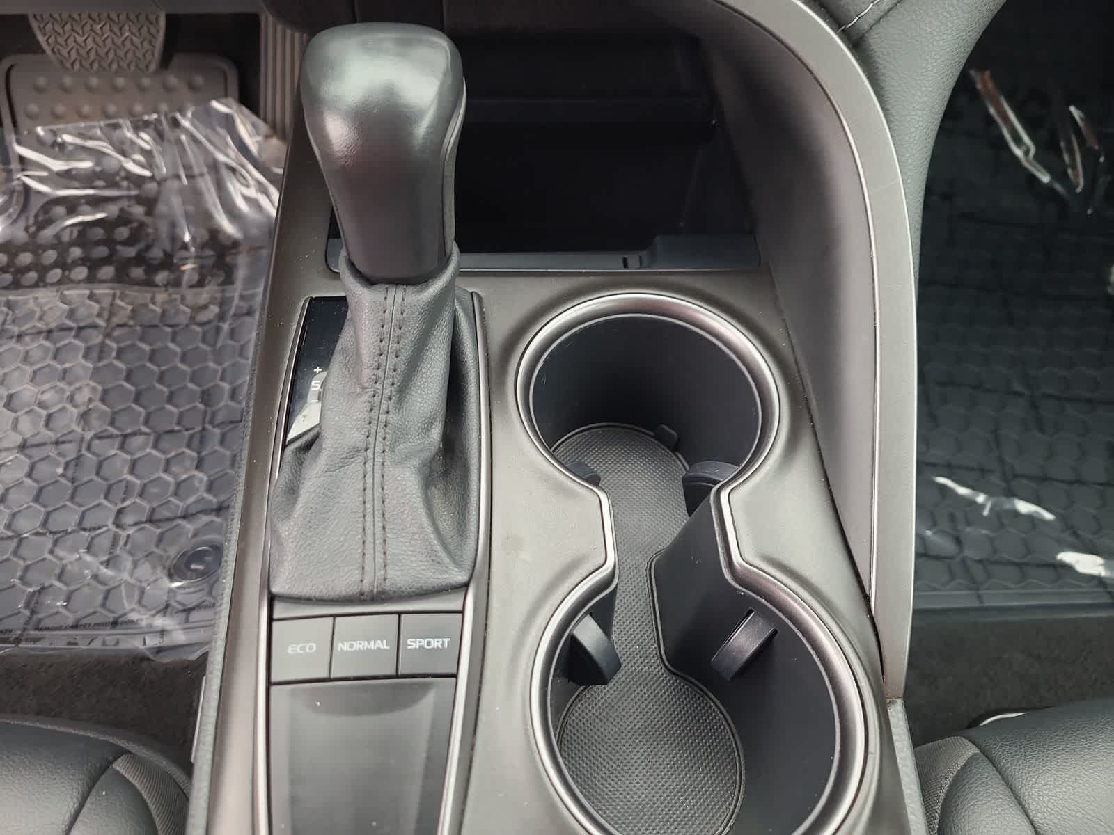 Thumbnail: 2022 Toyota Camry - 25