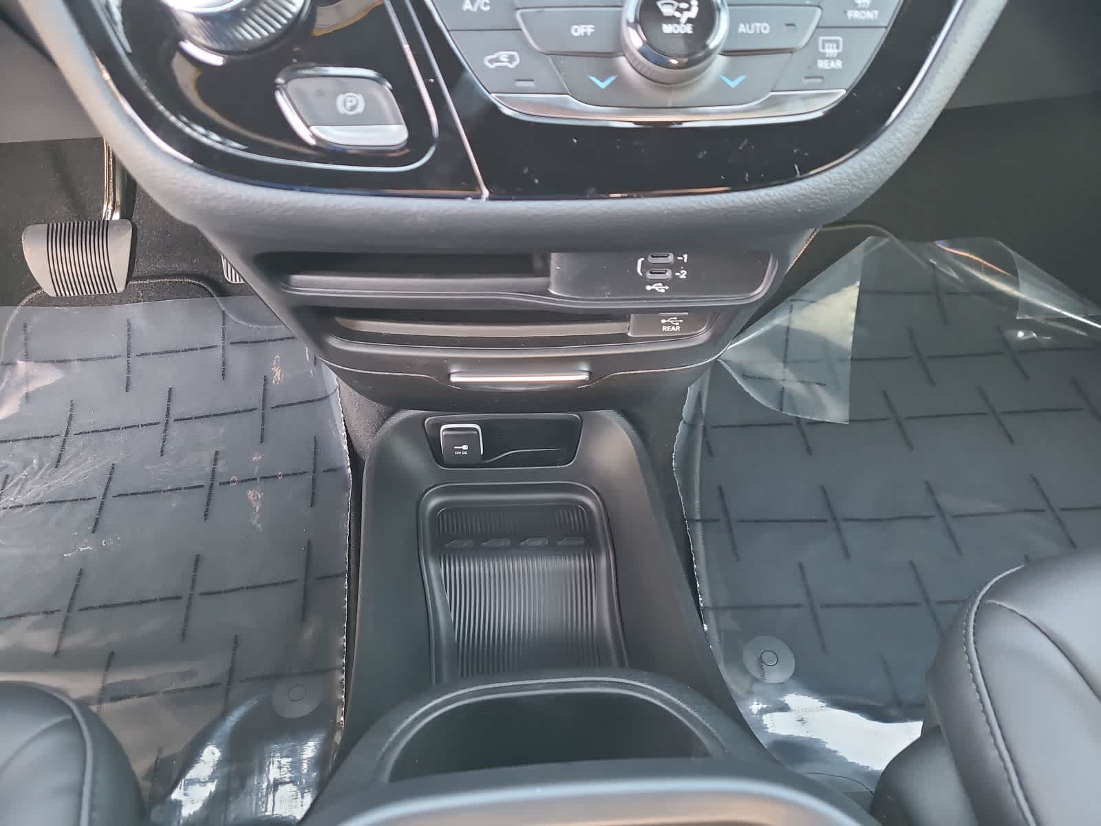 Thumbnail: 2026 Chrysler Pacifica - 25