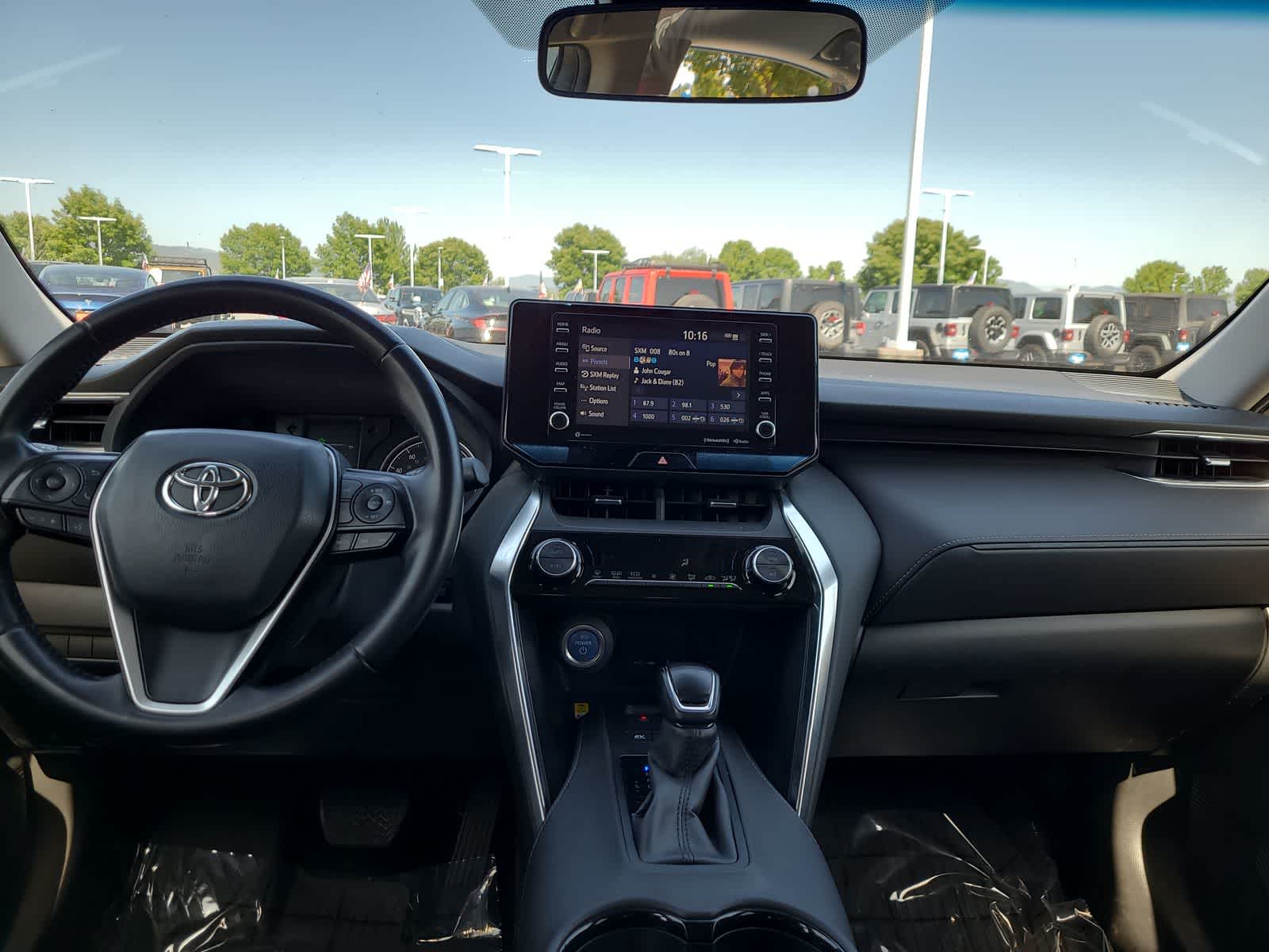 2021 Toyota Venza LE 18