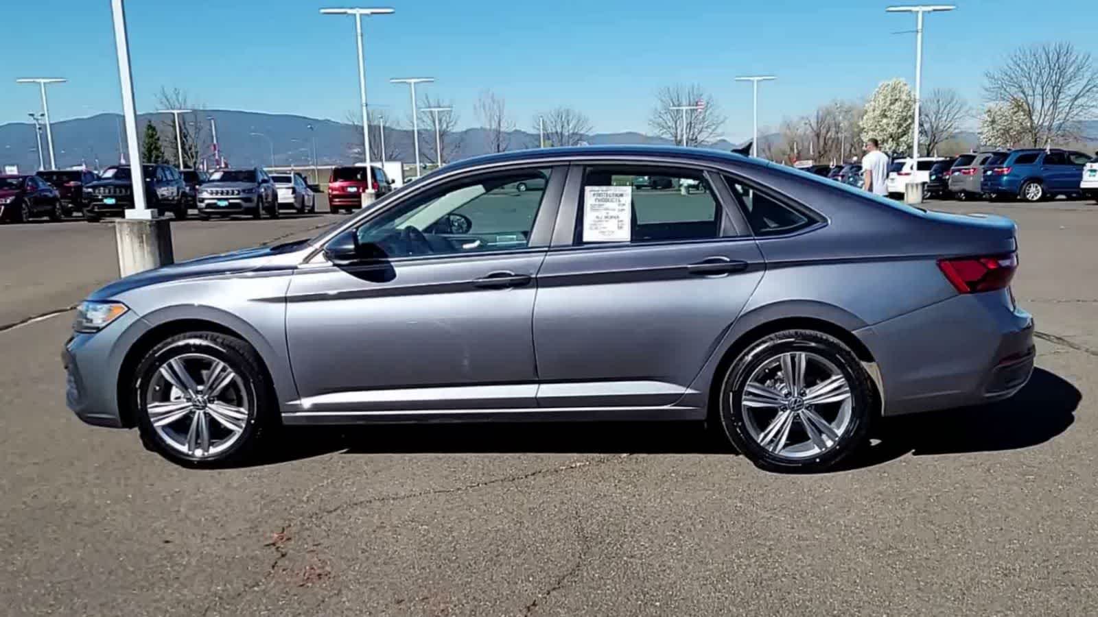 Thumbnail: 2024 Volkswagen Jetta - 5