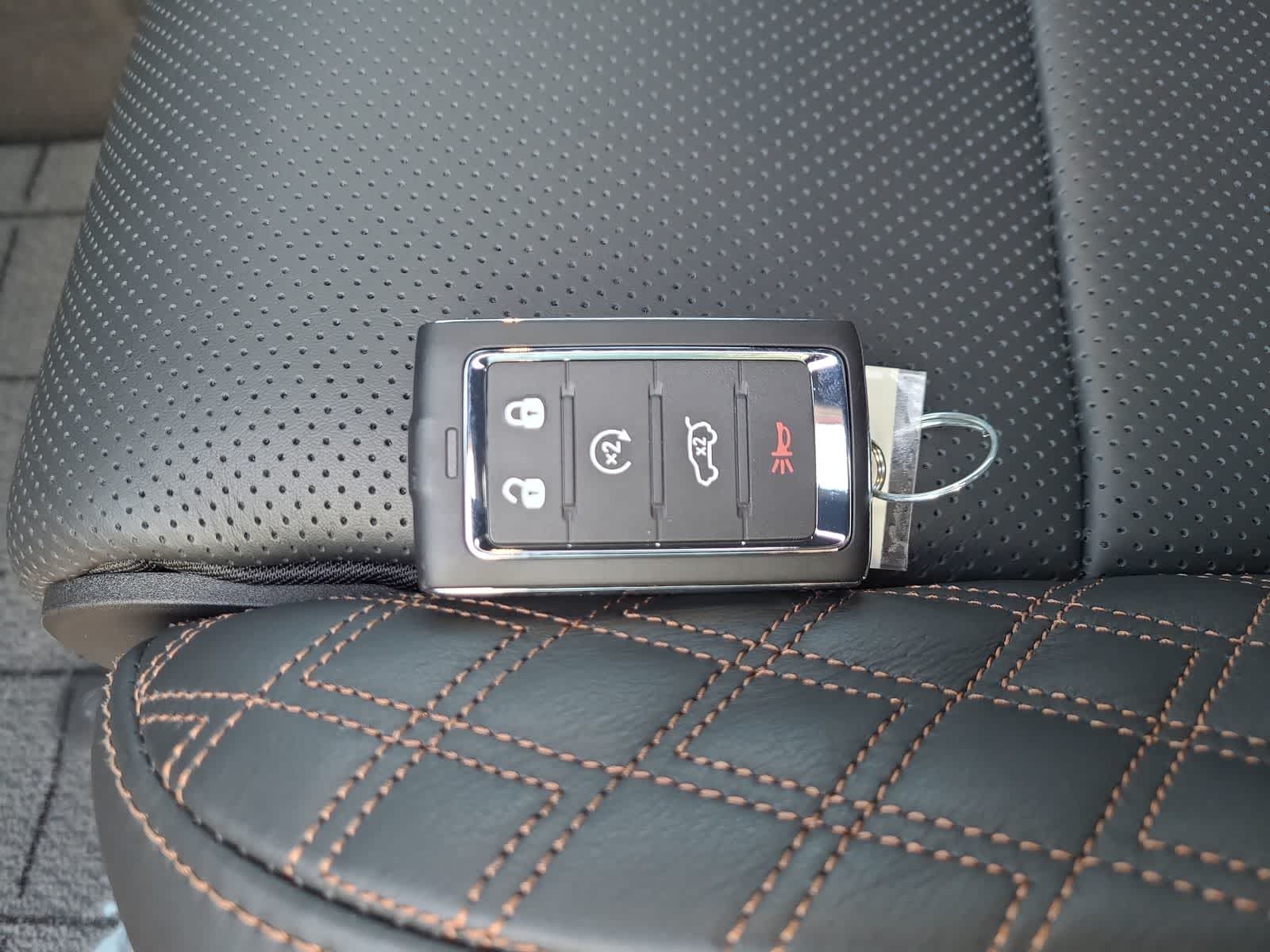 Thumbnail: 2025 Jeep Grand Cherokee - 28