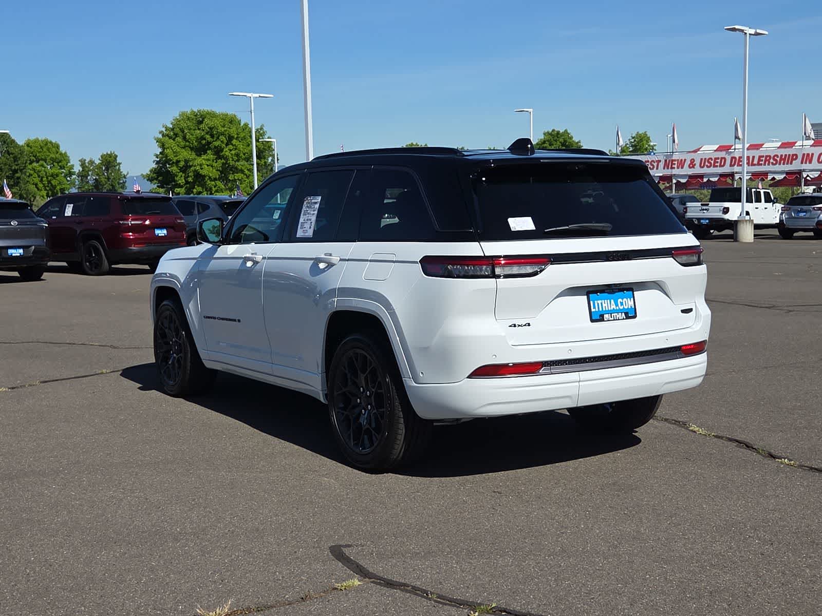 Thumbnail: 2026 Jeep Grand Cherokee - 12