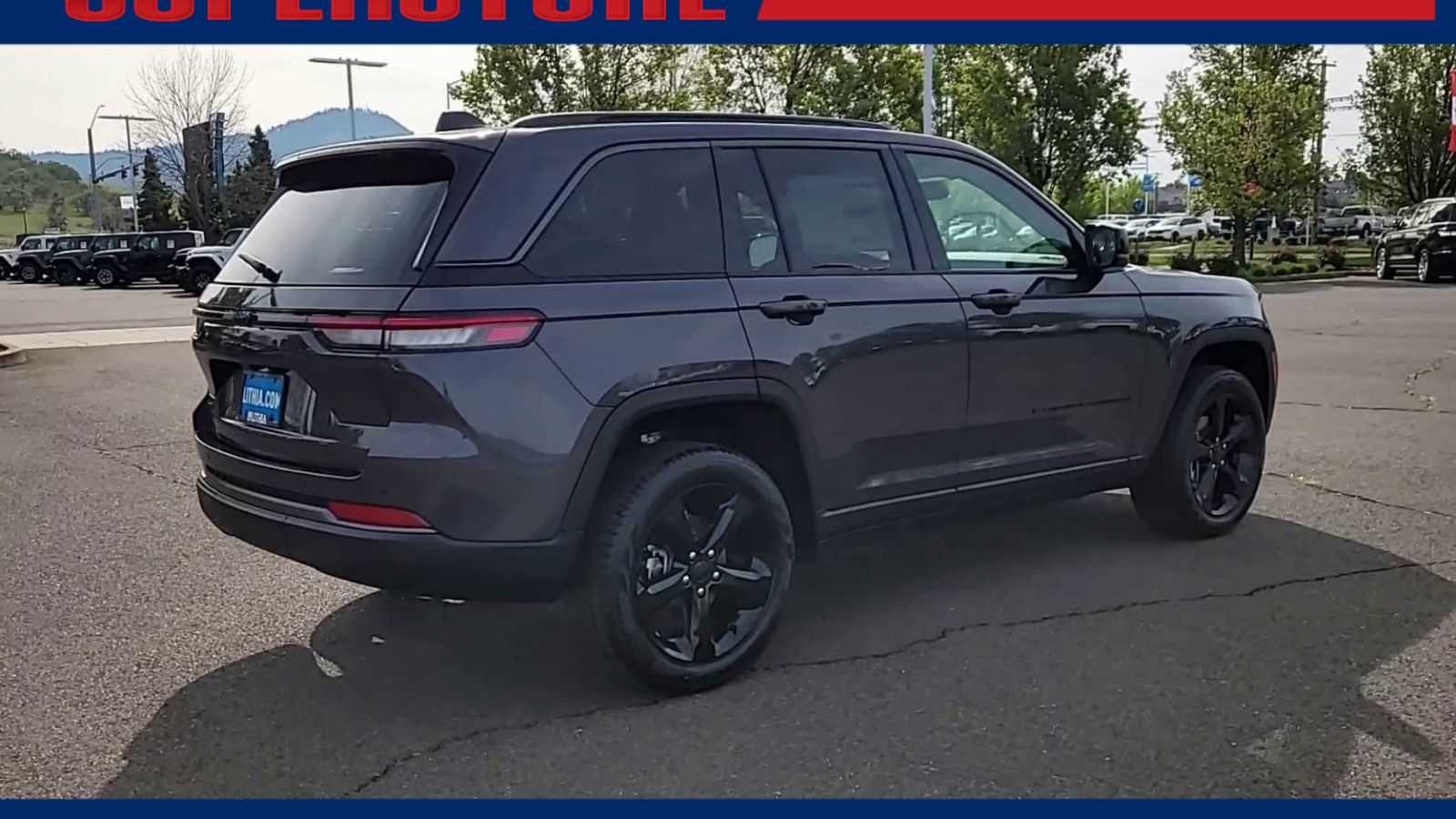 Thumbnail: 2026 Jeep Grand Cherokee - 8