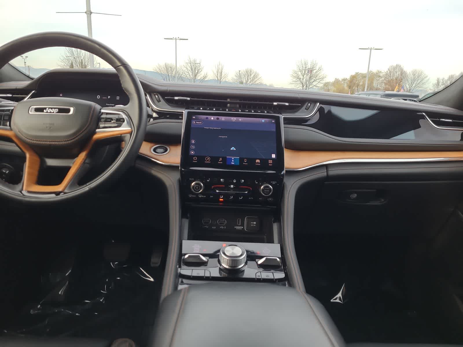 Thumbnail: 2023 Jeep Grand Cherokee - 18