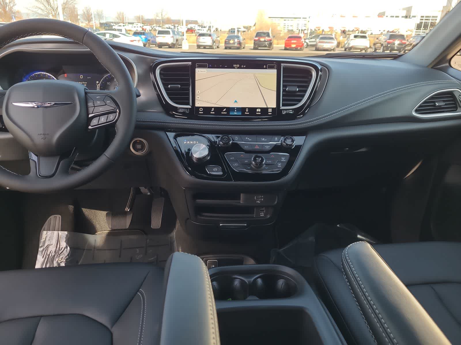 Thumbnail: 2026 Chrysler Pacifica - 18