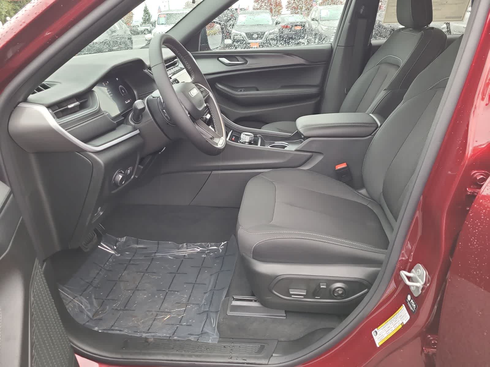 Thumbnail: 2025 Jeep Grand Cherokee - 19