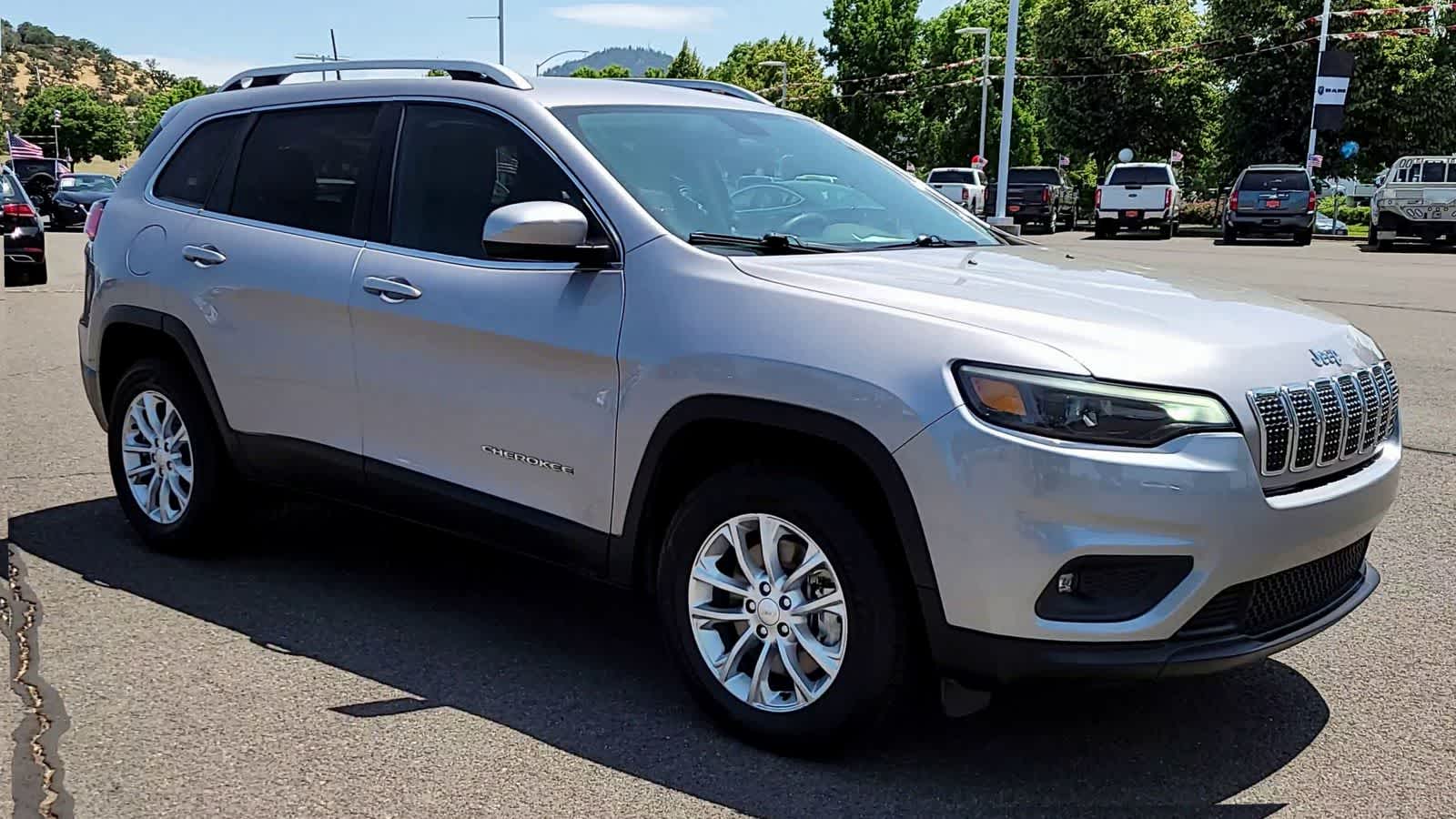 Thumbnail: 2019 Jeep Cherokee - 2