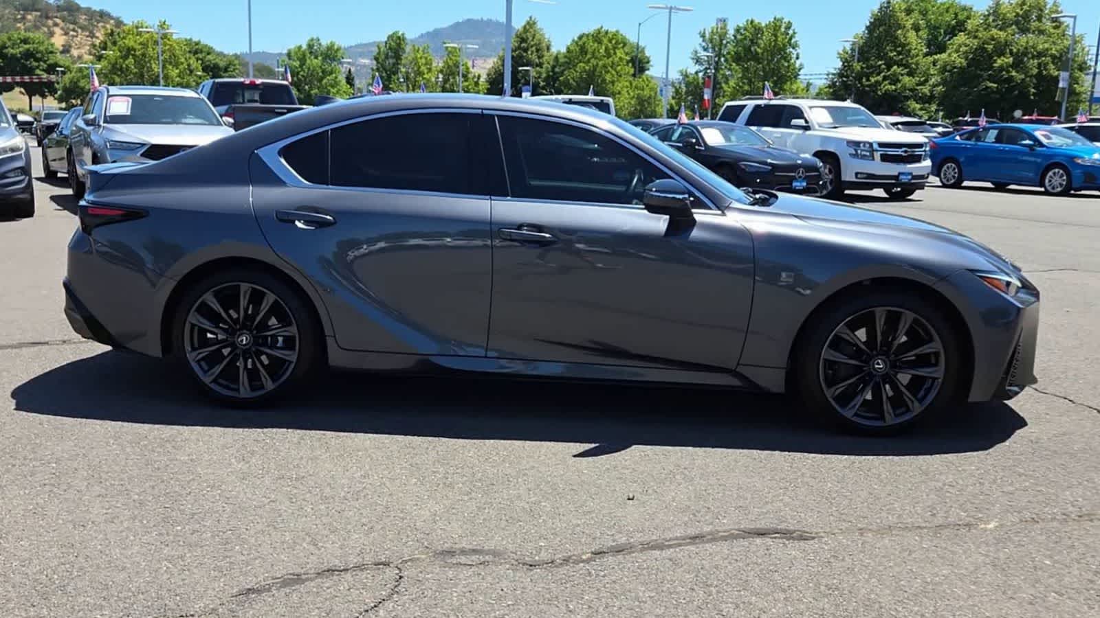 Thumbnail: 2024 Lexus ES - 8