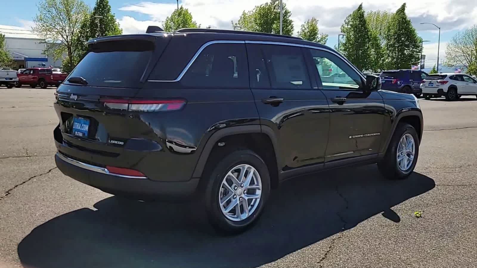 Thumbnail: 2026 Jeep Grand Cherokee - 8