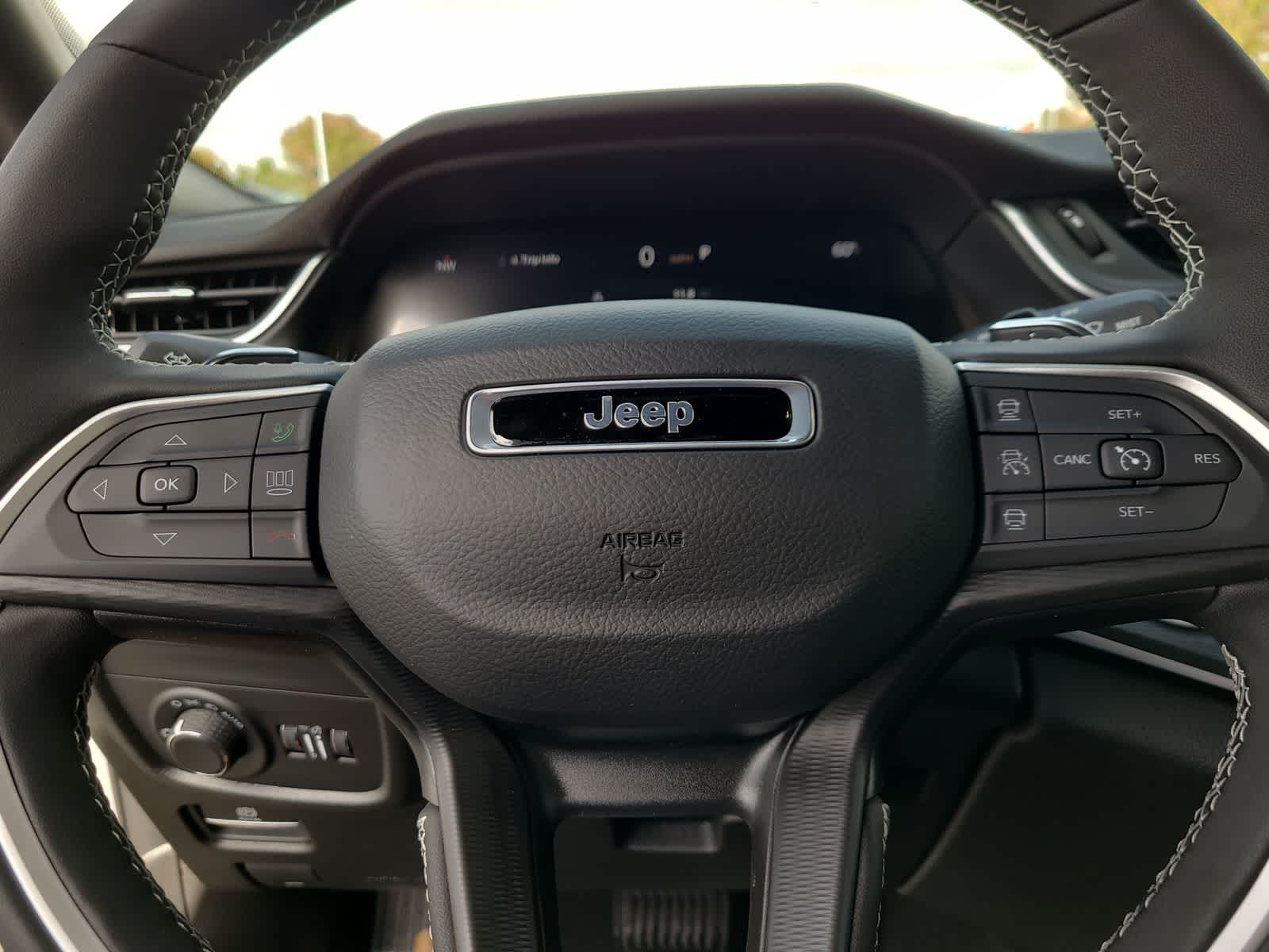 Thumbnail: 2025 Jeep Grand Cherokee - 23