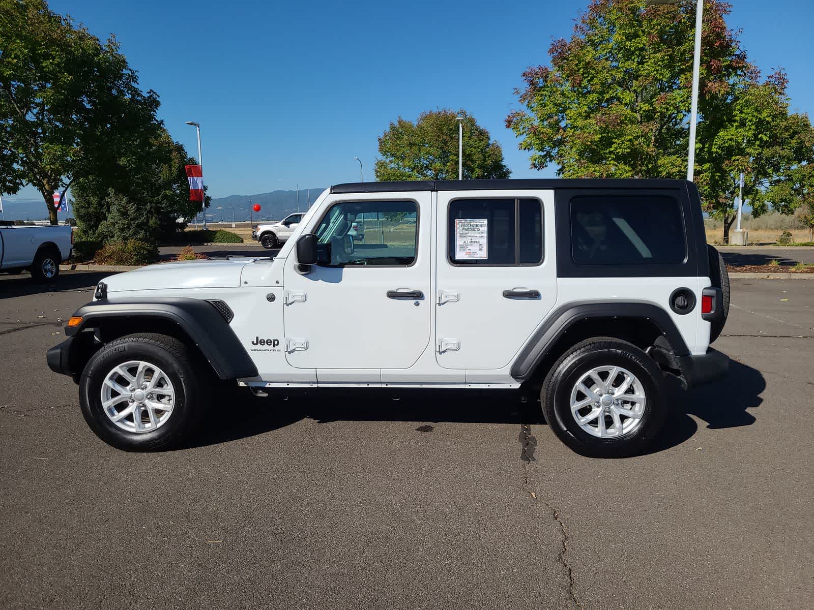 Thumbnail: 2023 Jeep Wrangler - 11