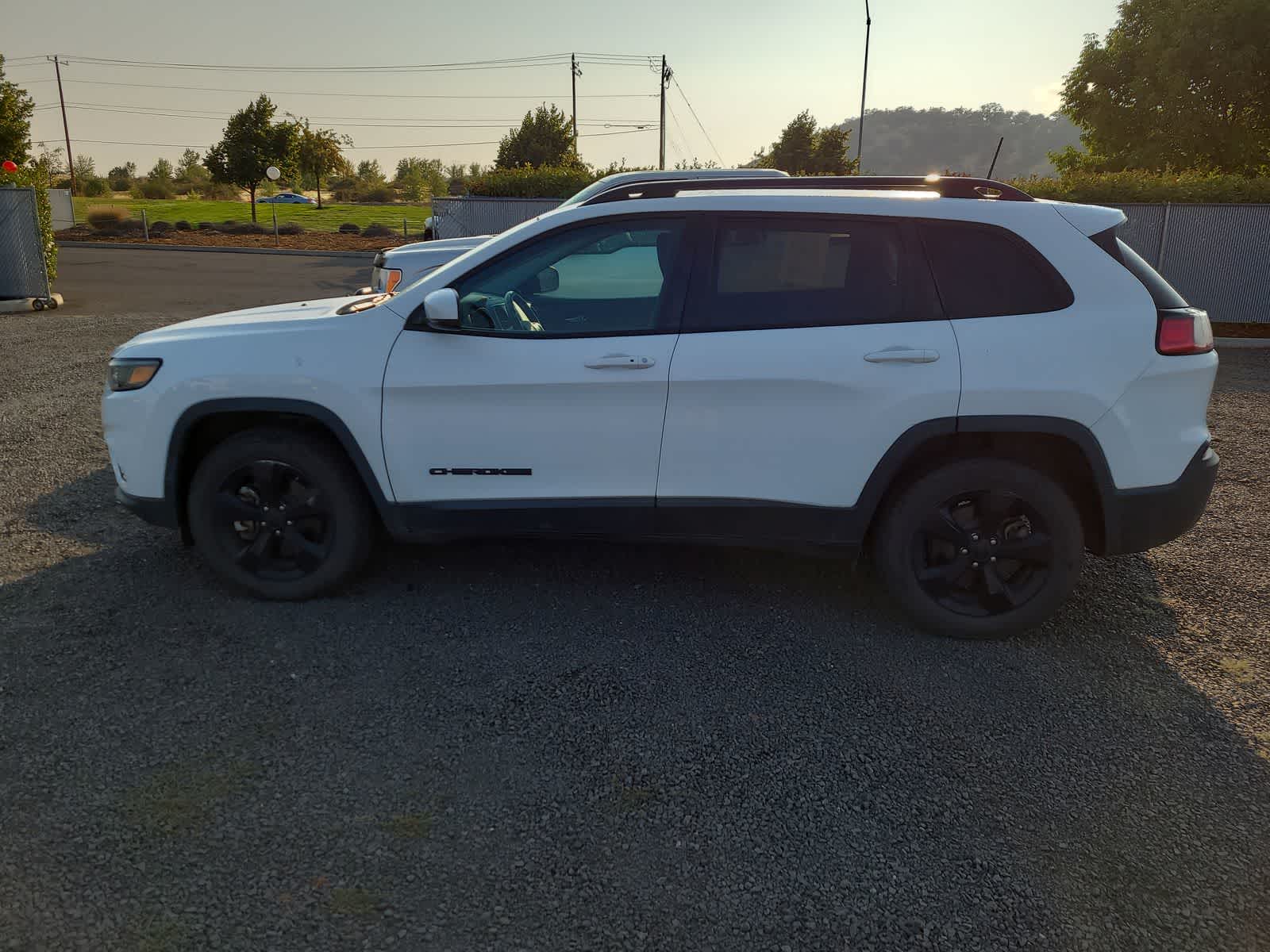 2019 Jeep Cherokee Latitude photo 2