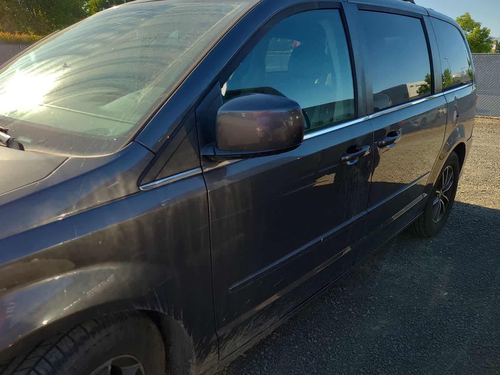 Thumbnail: 2016 Dodge Grand Caravan - 2