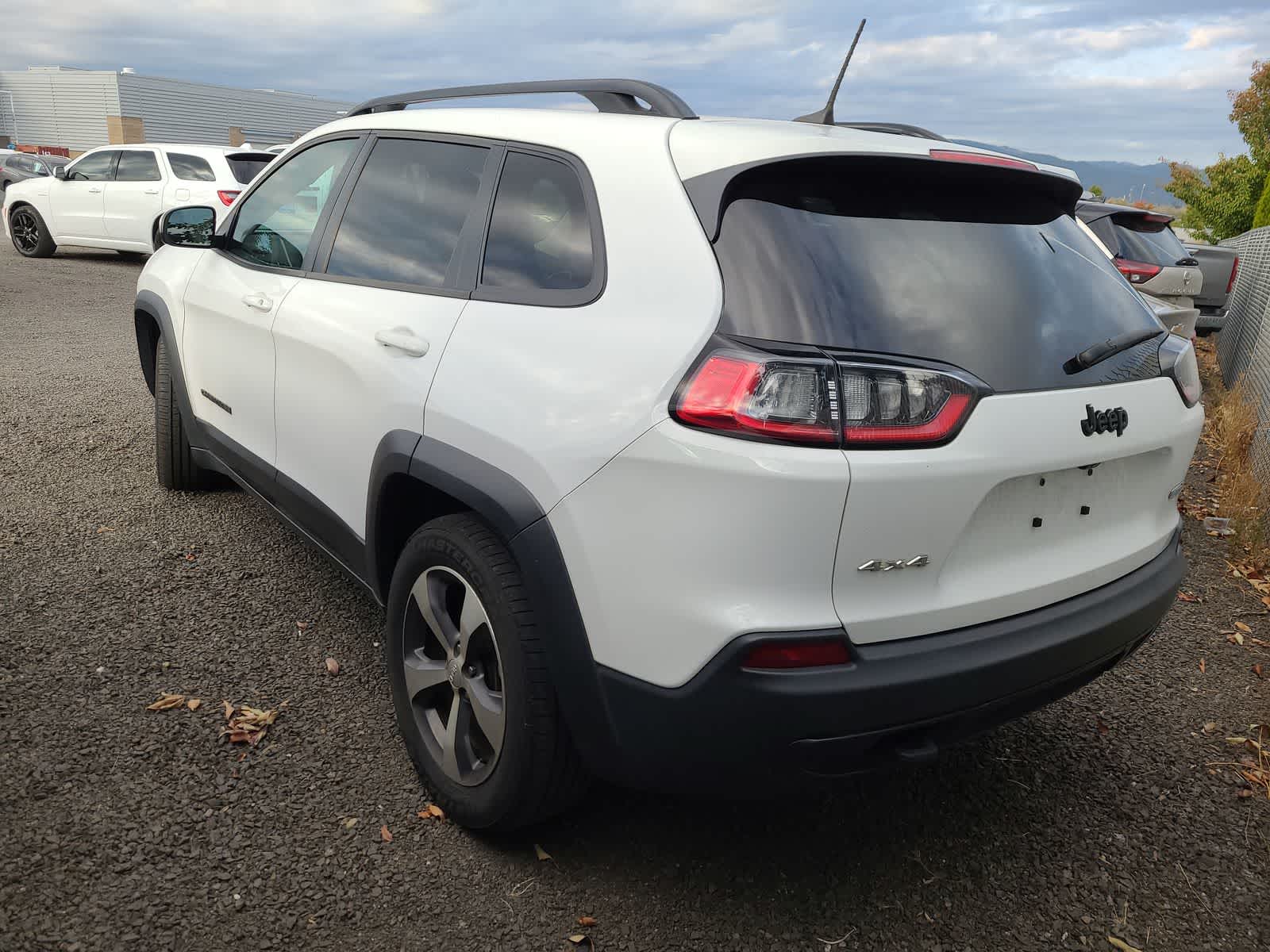 Thumbnail: 2020 Jeep Cherokee - 3