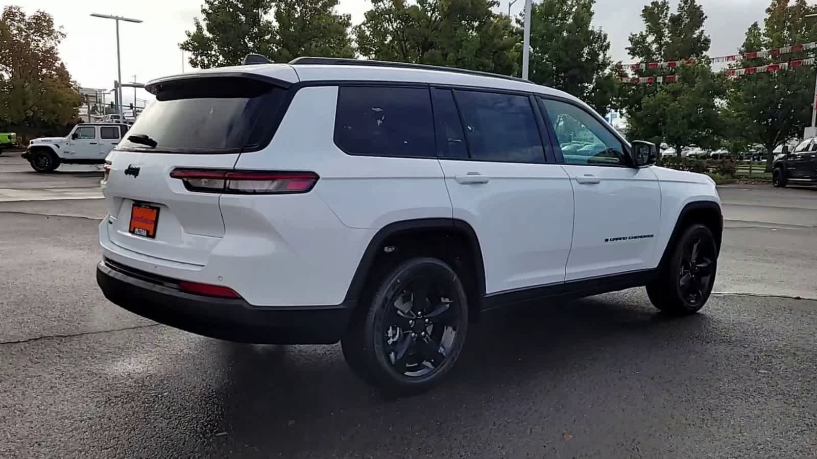 Thumbnail: 2025 Jeep Grand Cherokee - 8