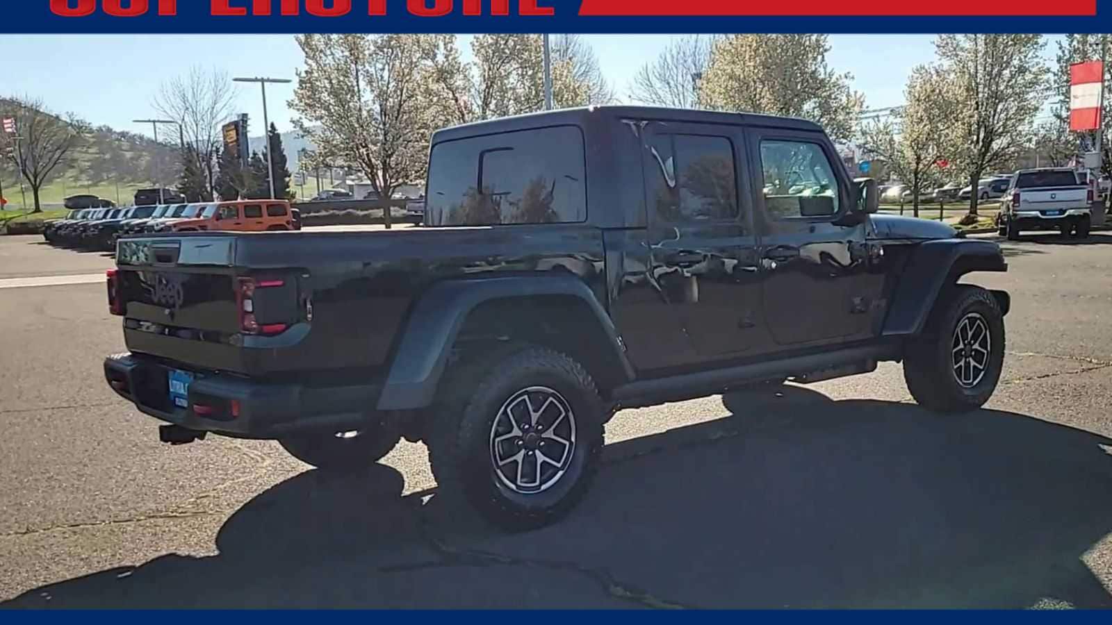 Thumbnail: 2026 Jeep Gladiator - 8
