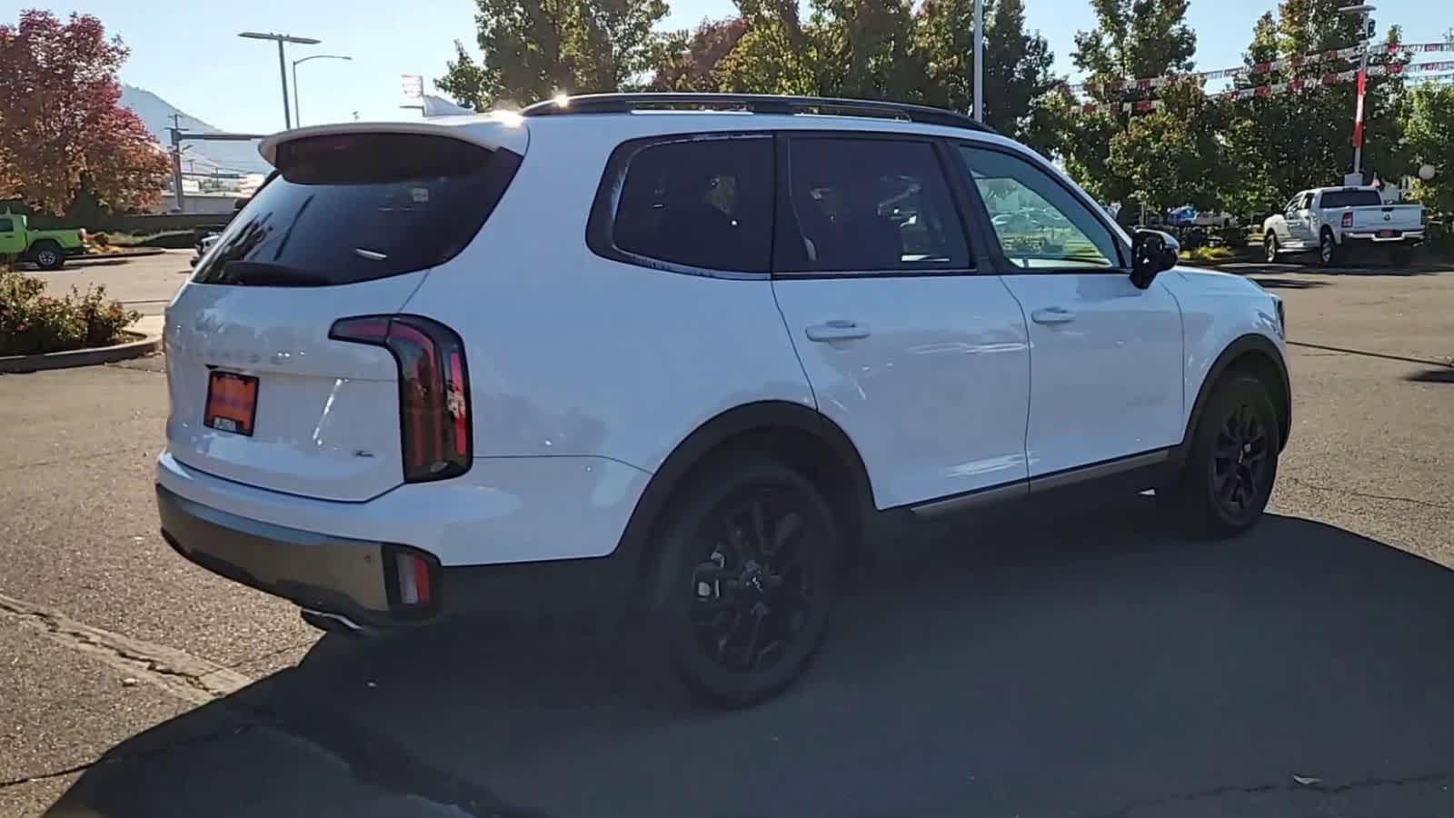 Thumbnail: 2023 Kia Telluride - 8