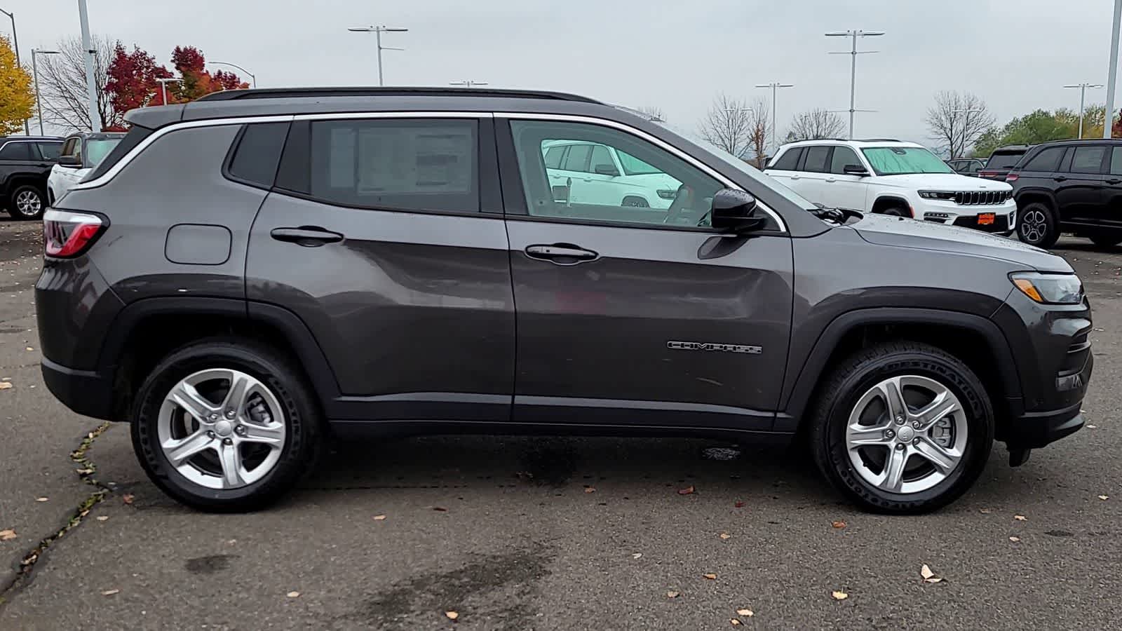 Thumbnail: 2023 Jeep Compass - 9