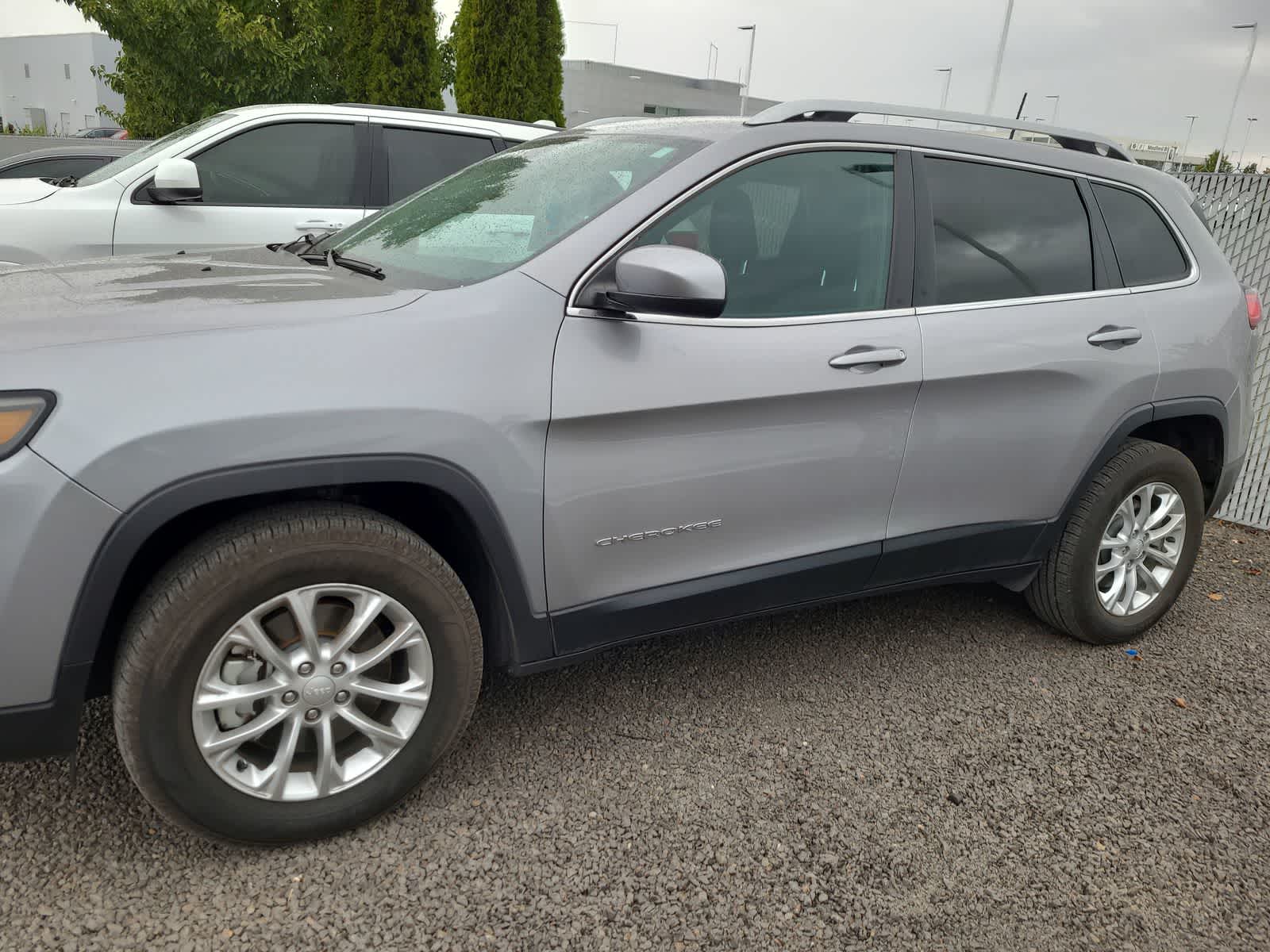 Thumbnail: 2019 Jeep Cherokee - 10