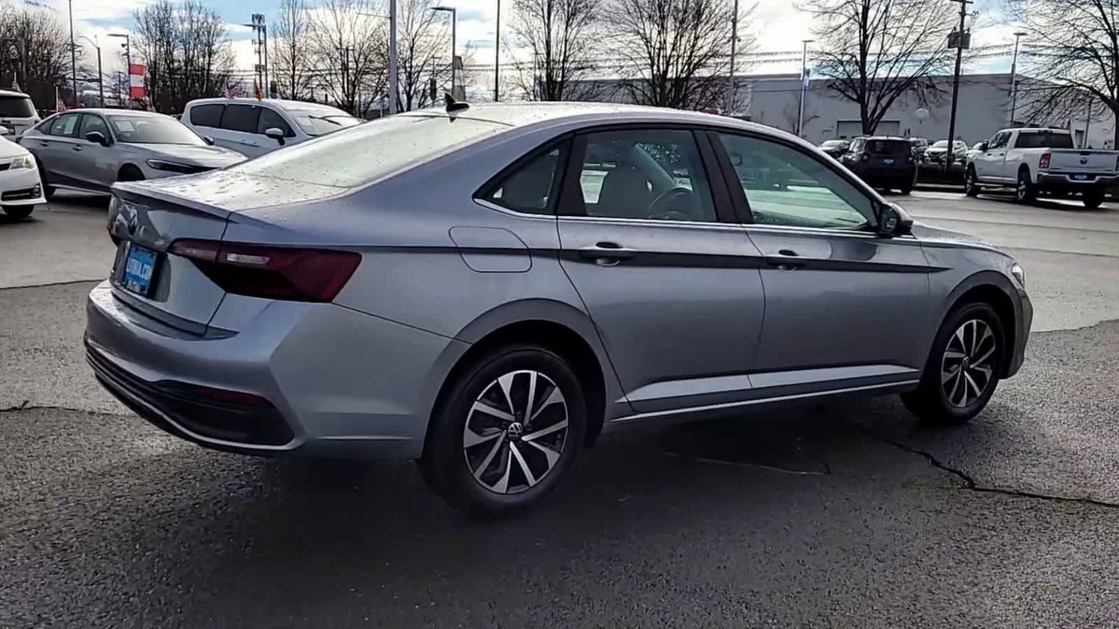 Thumbnail: 2024 Volkswagen Jetta - 8