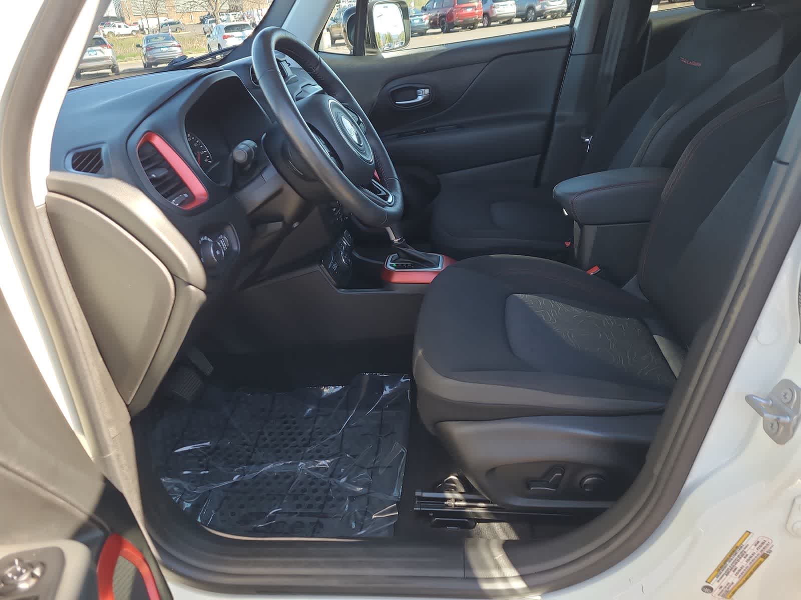 Thumbnail: 2022 Jeep Renegade - 19