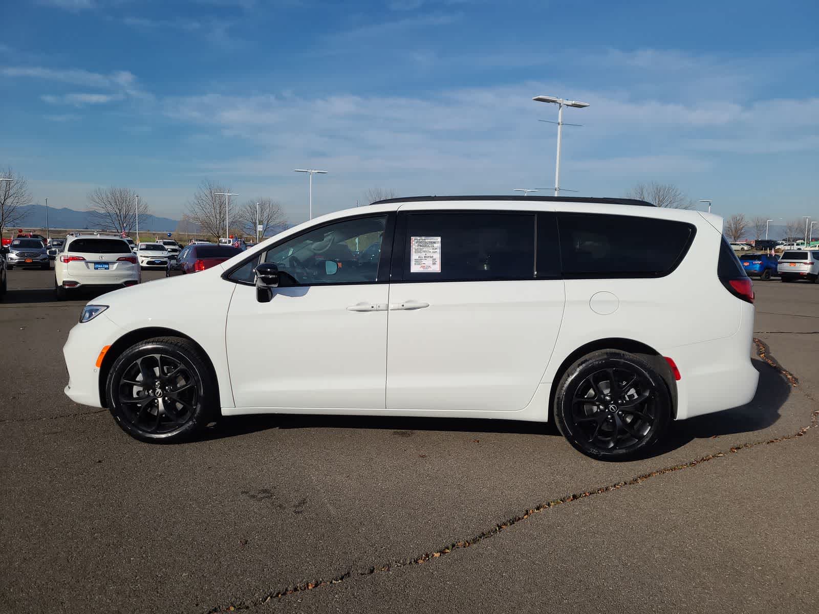 Thumbnail: 2026 Chrysler Pacifica - 11