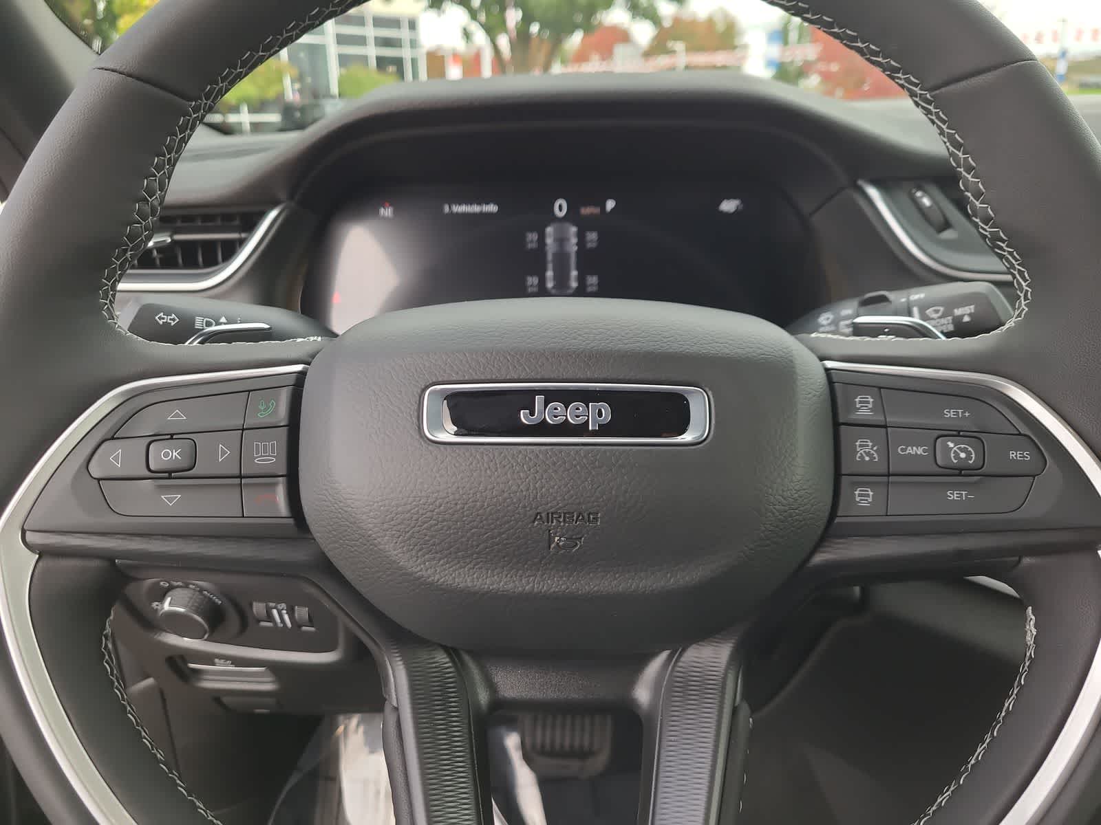 Thumbnail: 2025 Jeep Grand Cherokee - 23