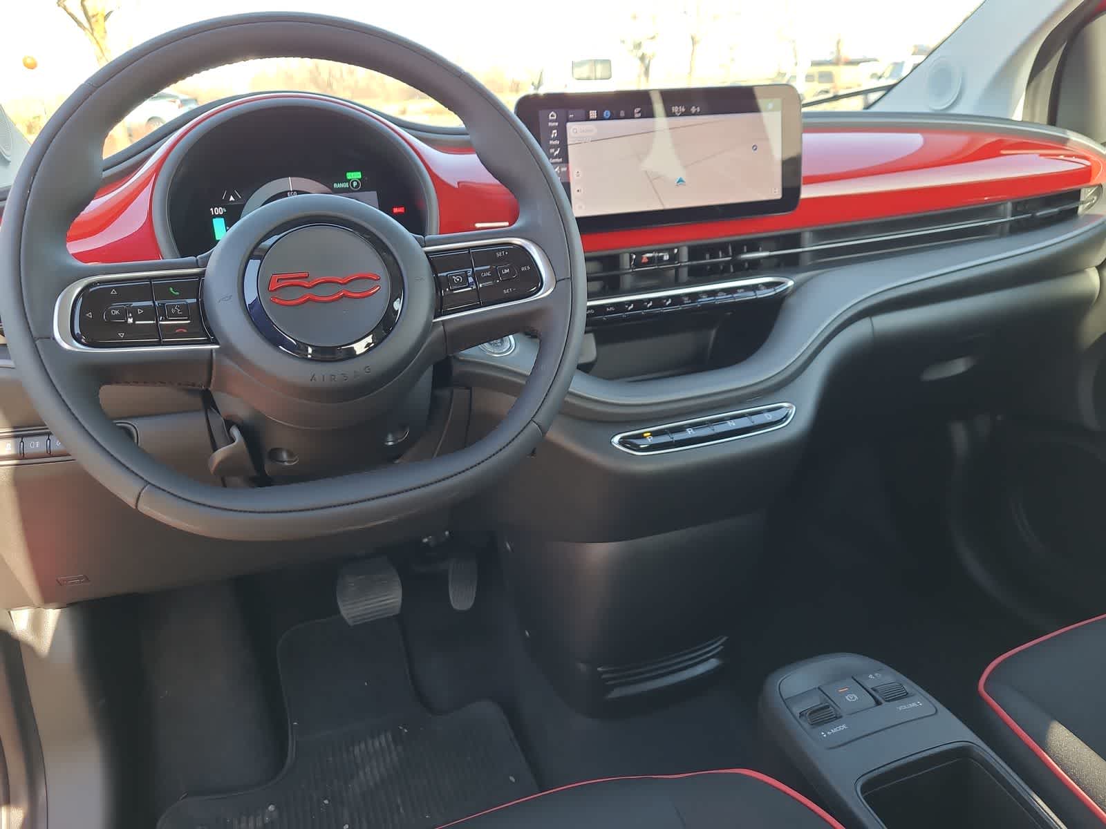 Thumbnail: 2024 Fiat 500e - 18