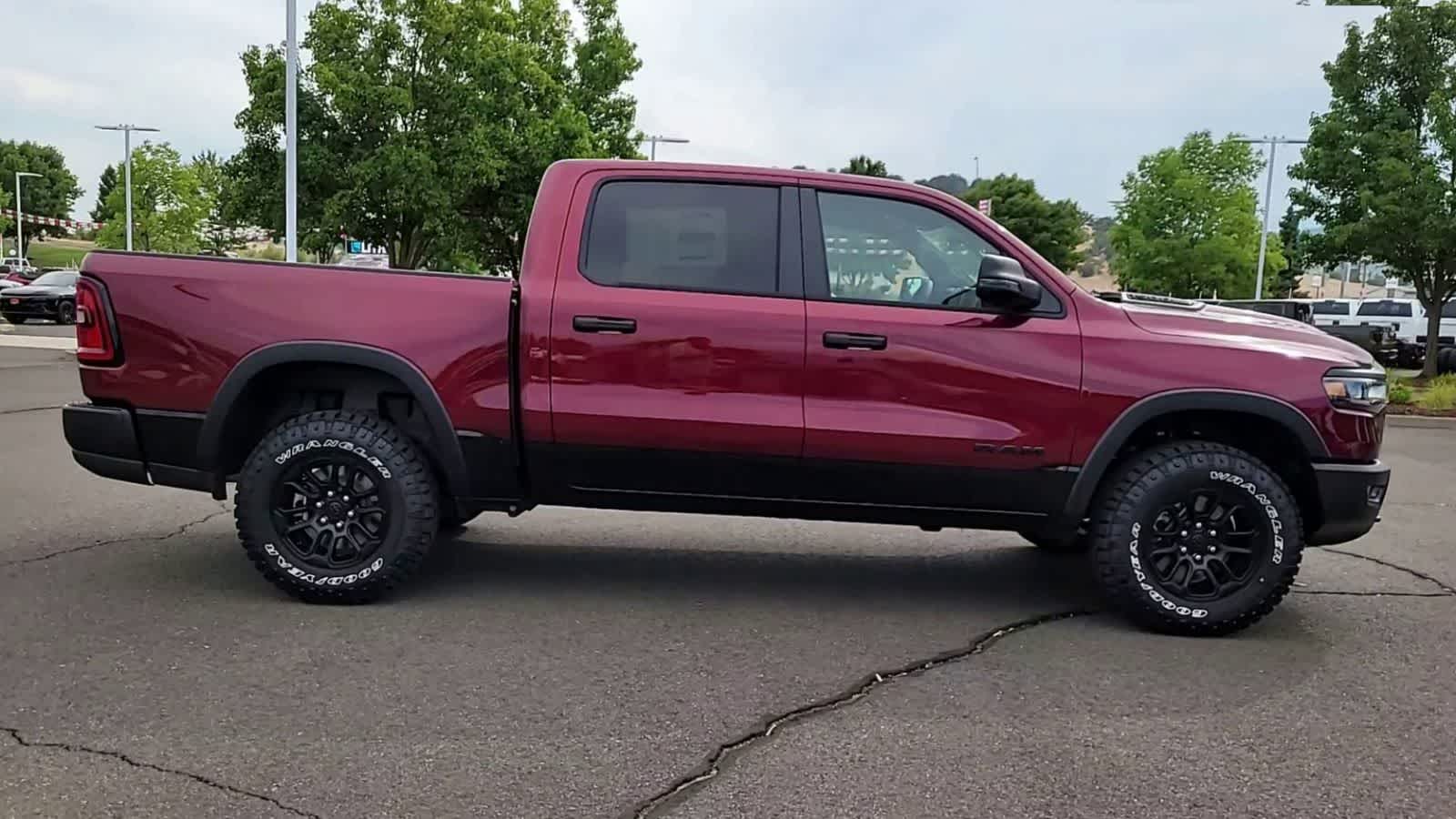 Thumbnail: 2025 RAM 1500 - 9