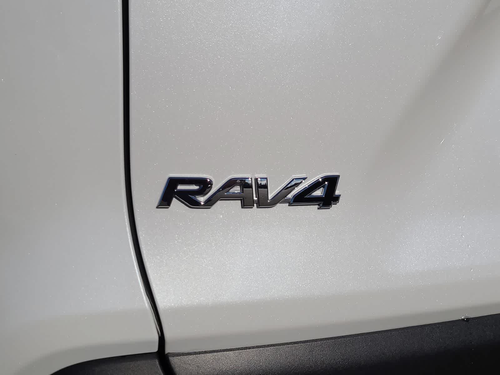 Thumbnail: 2024 Toyota RAV4 - 15