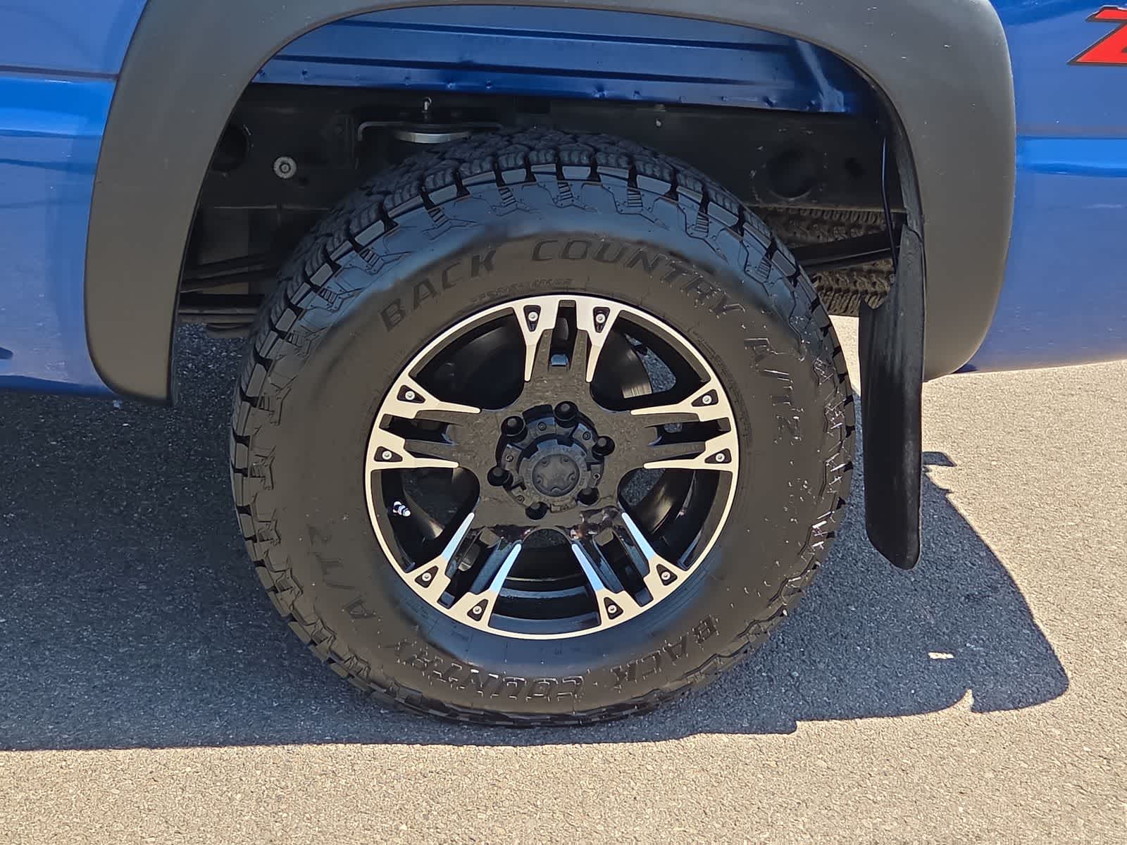 Thumbnail: 2004 Chevrolet Silverado 1500 - 16
