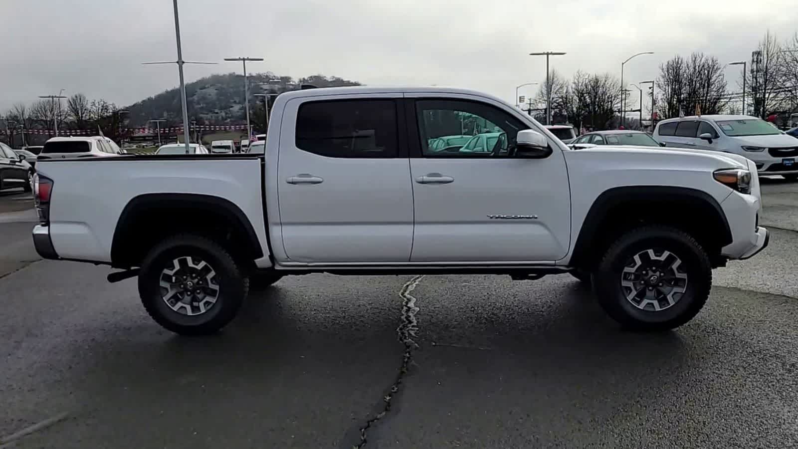 Thumbnail: 2020 Toyota Tacoma - 9