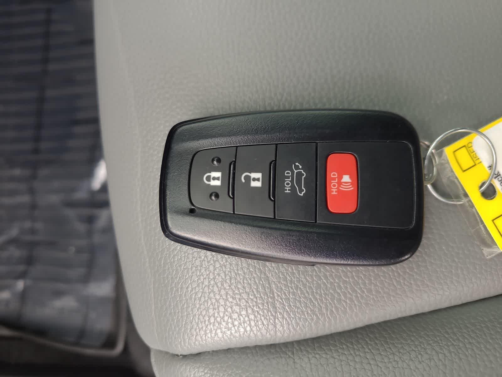 Thumbnail: 2022 Toyota Highlander - 28