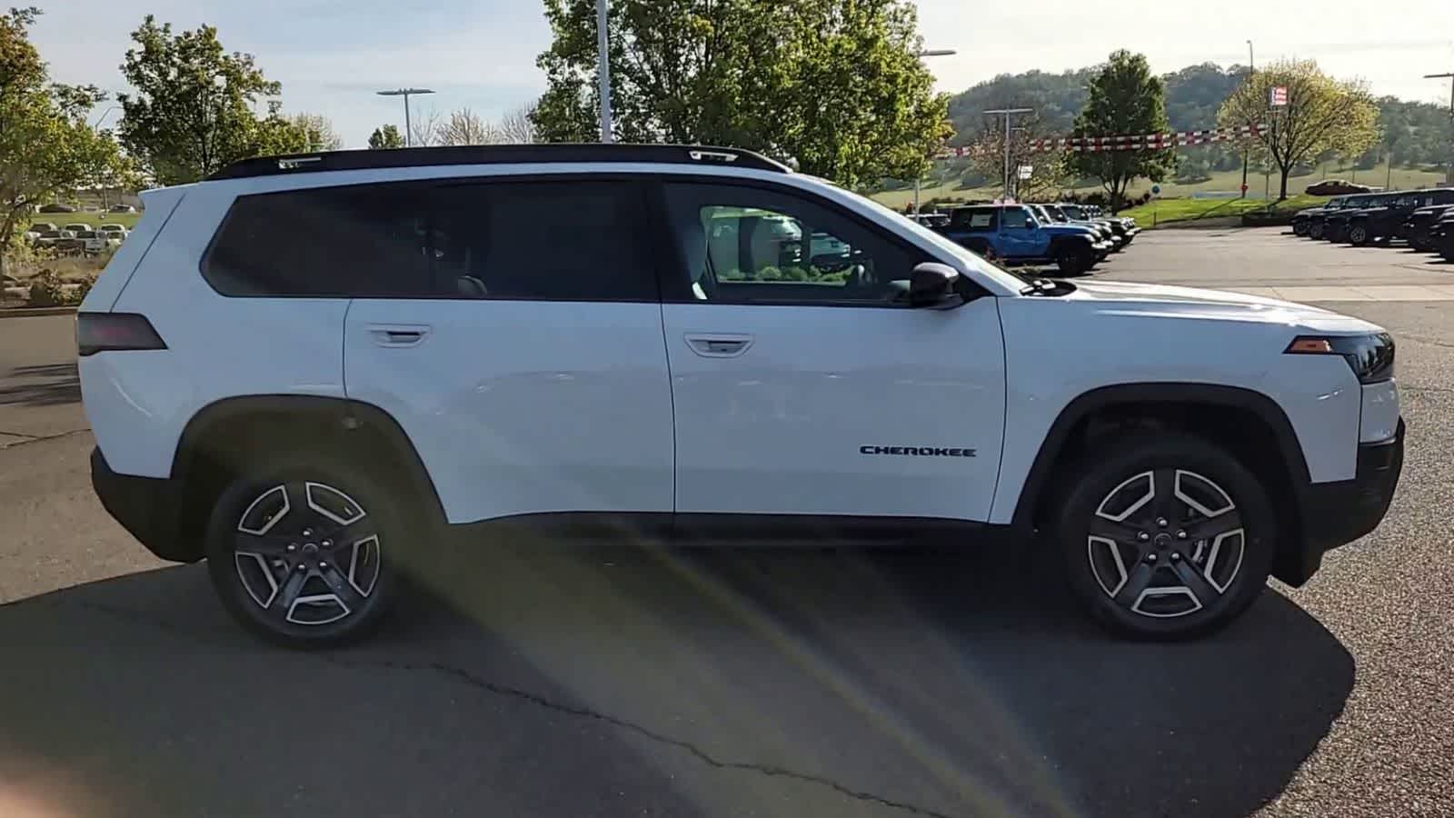 Thumbnail: 2026 Jeep Cherokee - 9