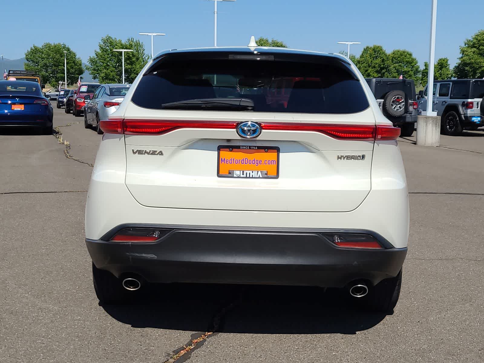 2021 Toyota Venza LE 13