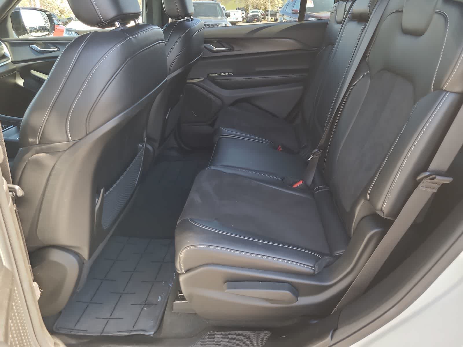 Thumbnail: 2024 Jeep Grand Cherokee L - 21