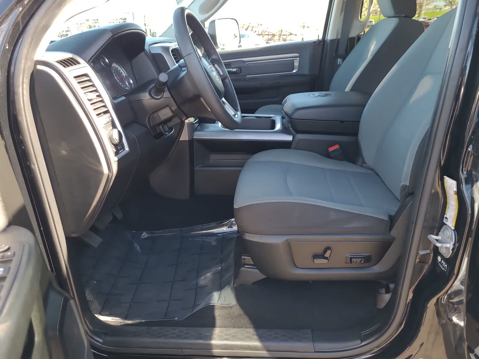 Thumbnail: 2023 RAM 1500 Classic - 19