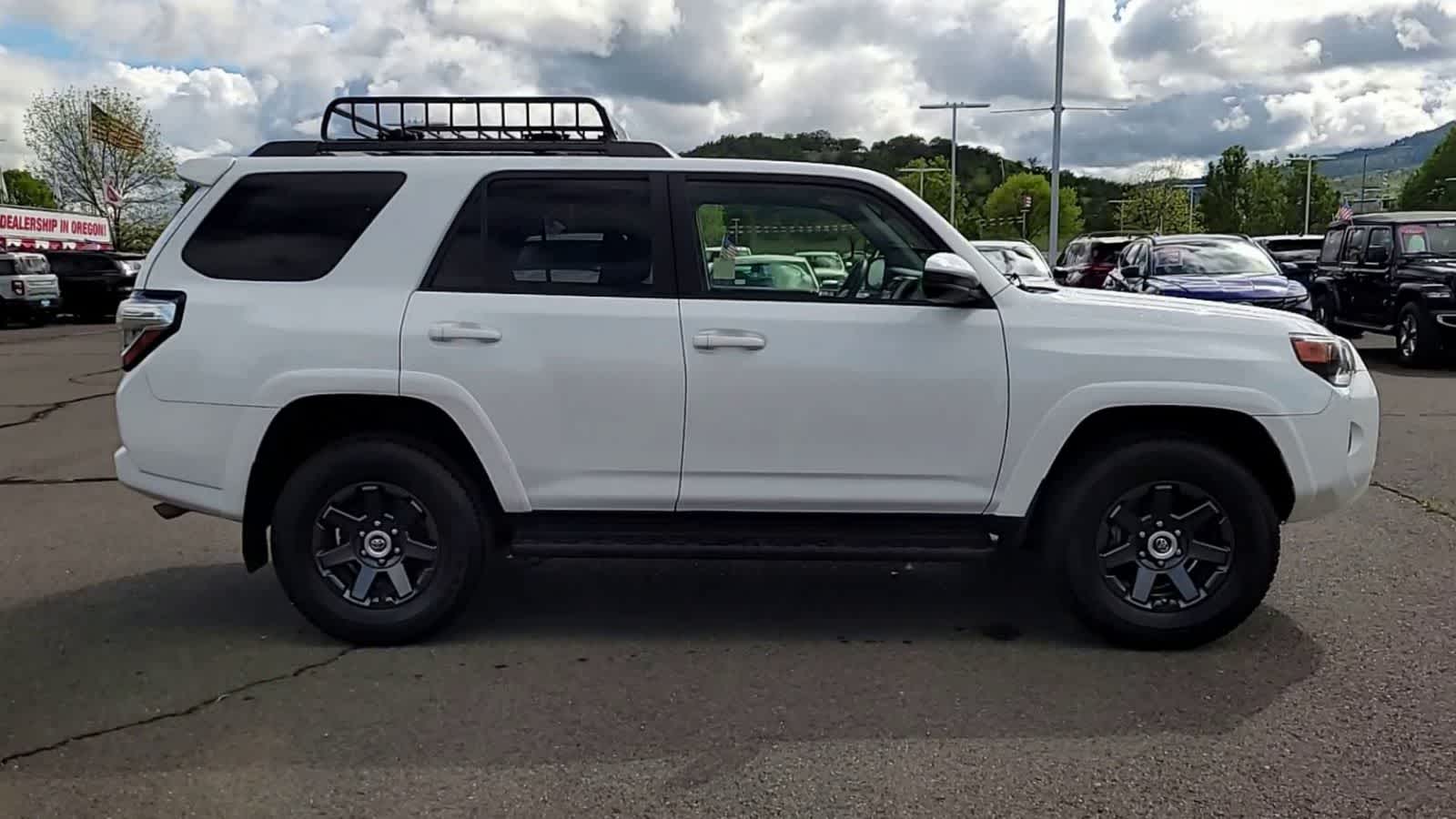 Thumbnail: 2021 Toyota 4Runner - 9