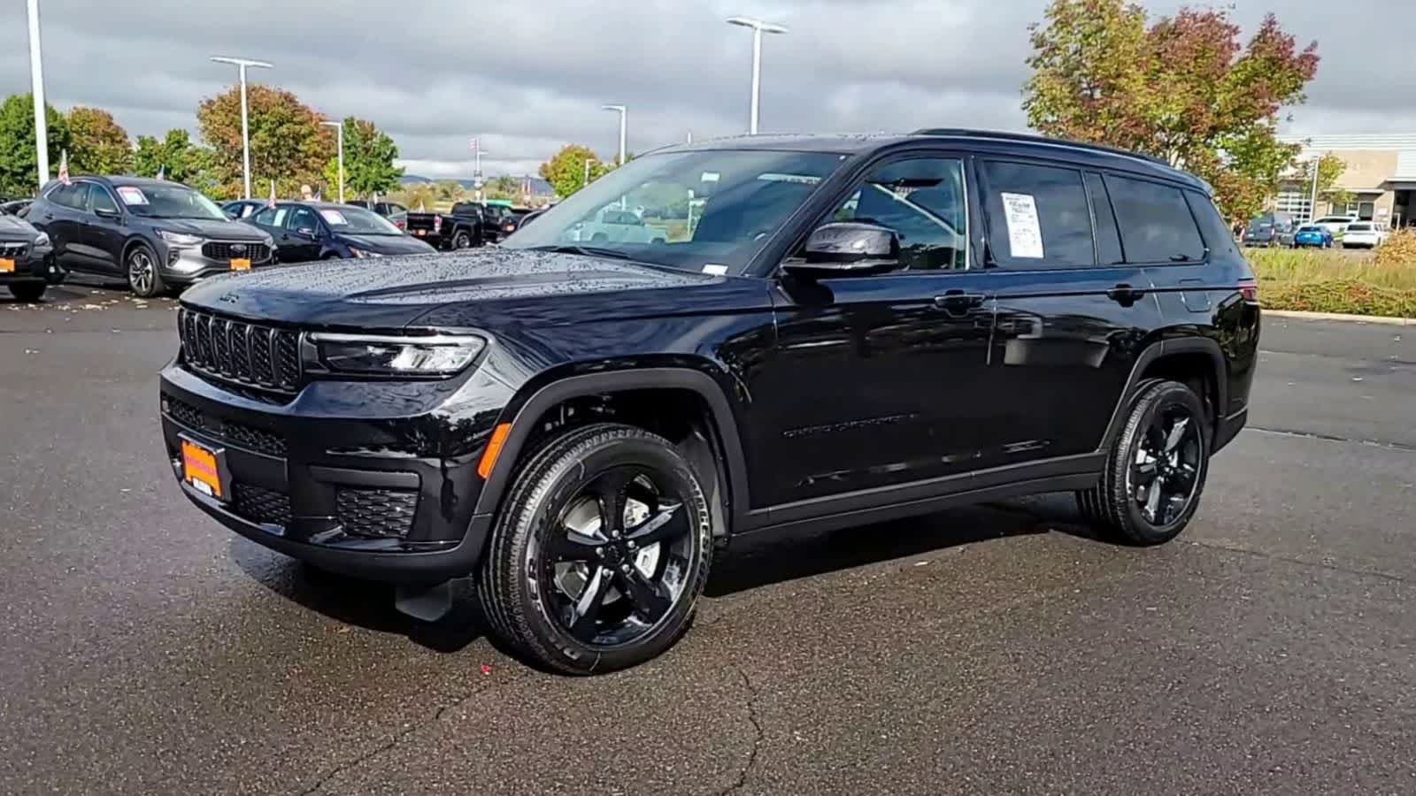 Thumbnail: 2025 Jeep Grand Cherokee - 4