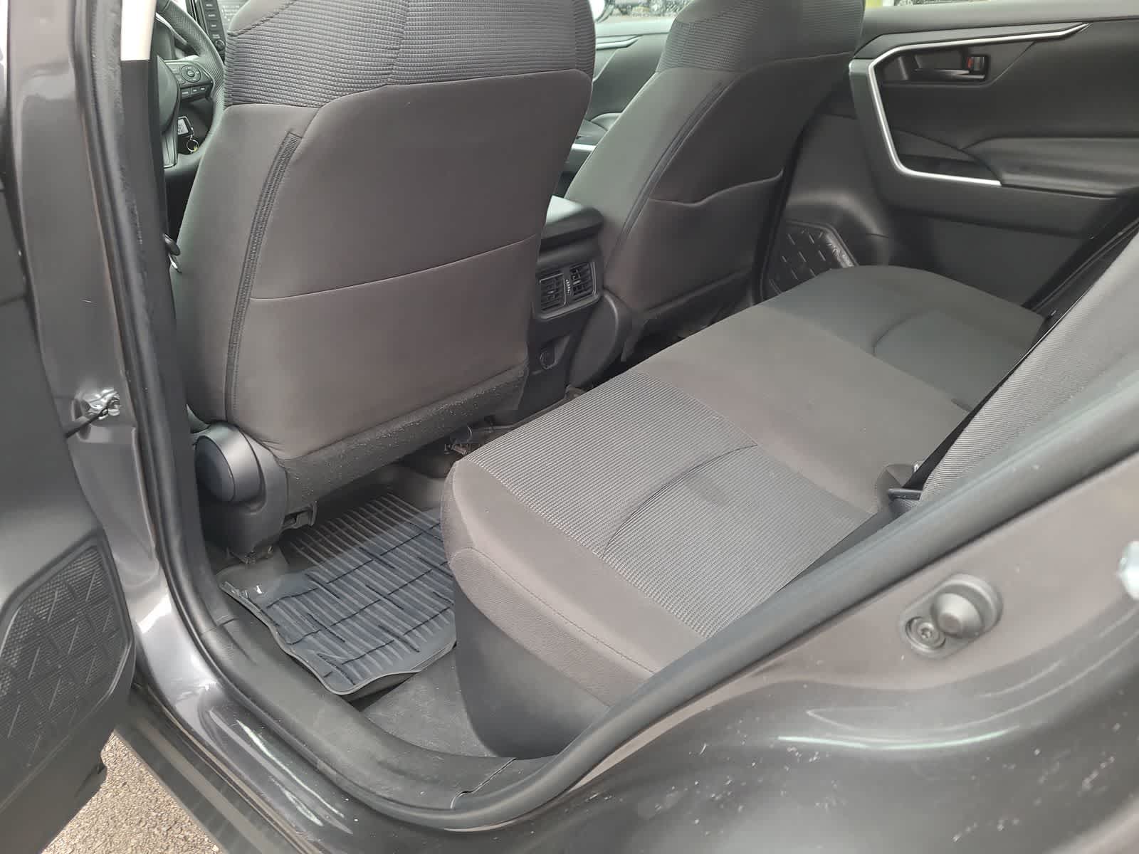 Thumbnail: 2022 Toyota RAV4 - 20